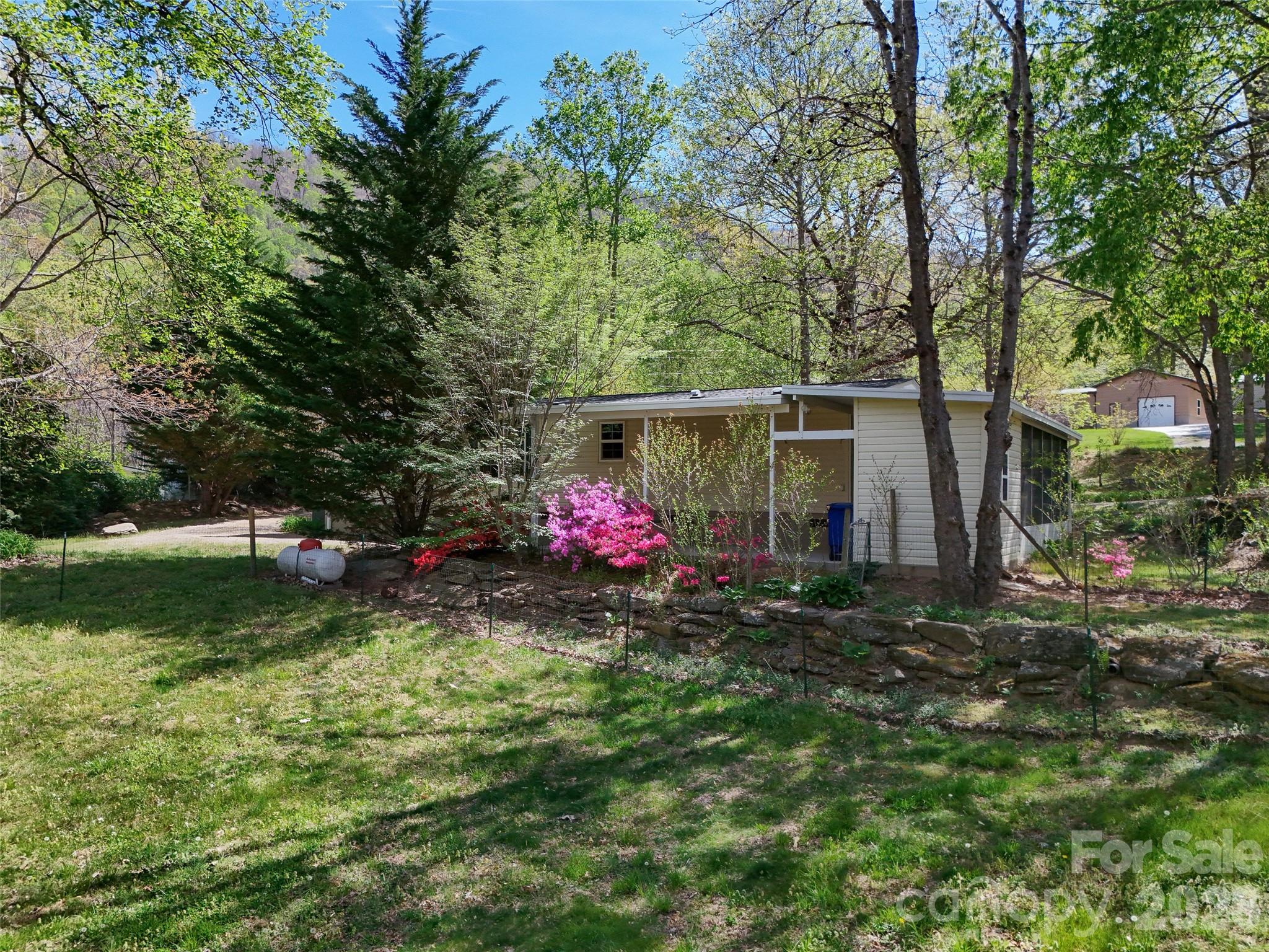 11 Rector Road — Weaverville