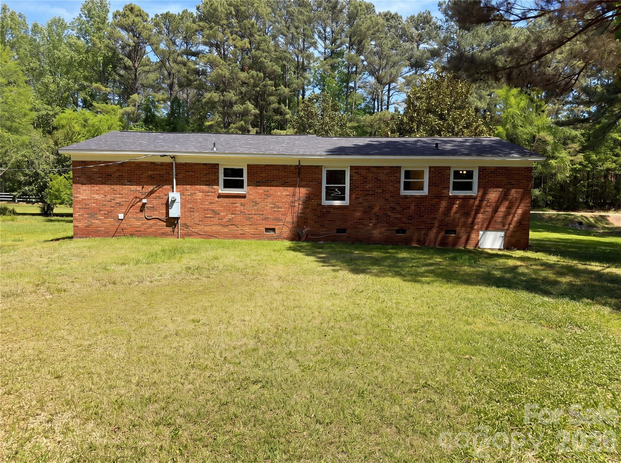 2155 Airdale Road — Lancaster