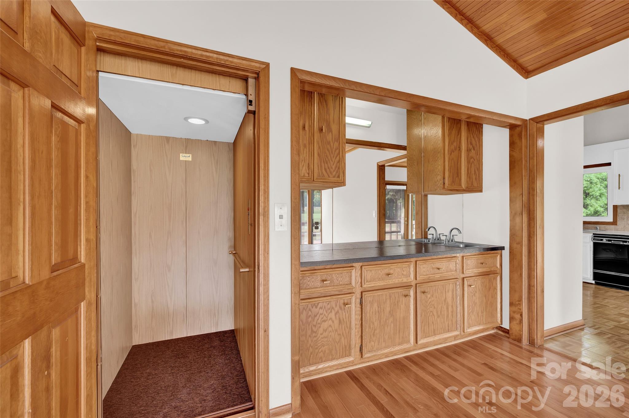 443 W Gleneagles Road — Statesville