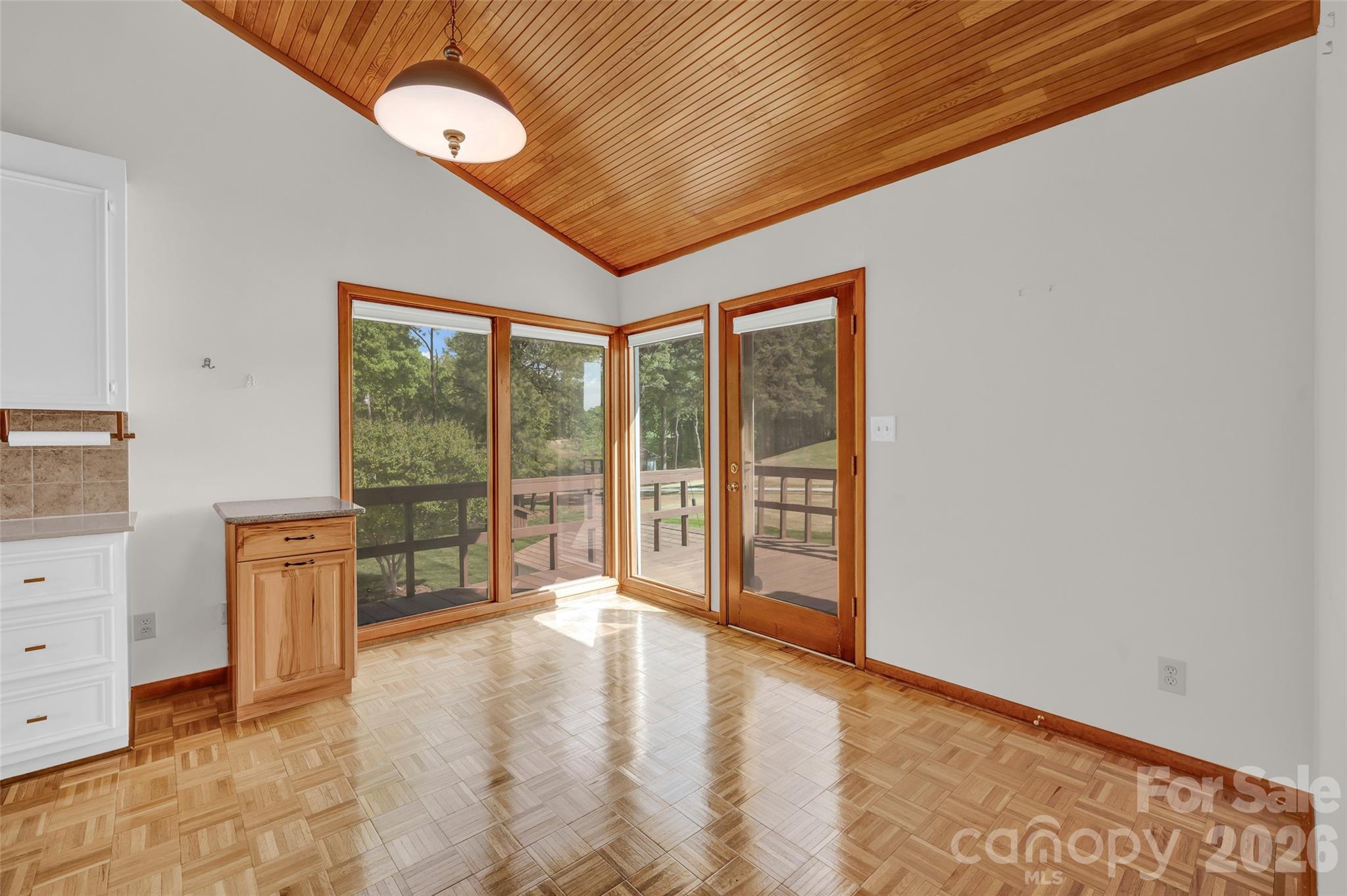 443 W Gleneagles Road — Statesville