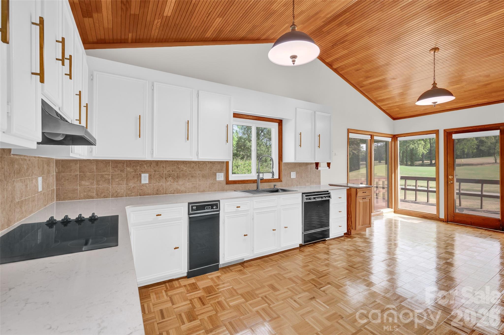 443 W Gleneagles Road — Statesville