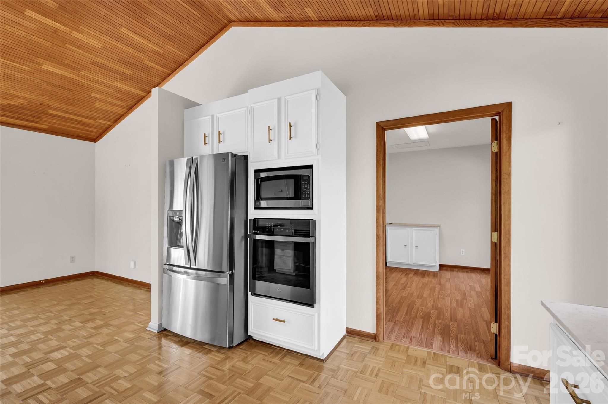 443 W Gleneagles Road — Statesville
