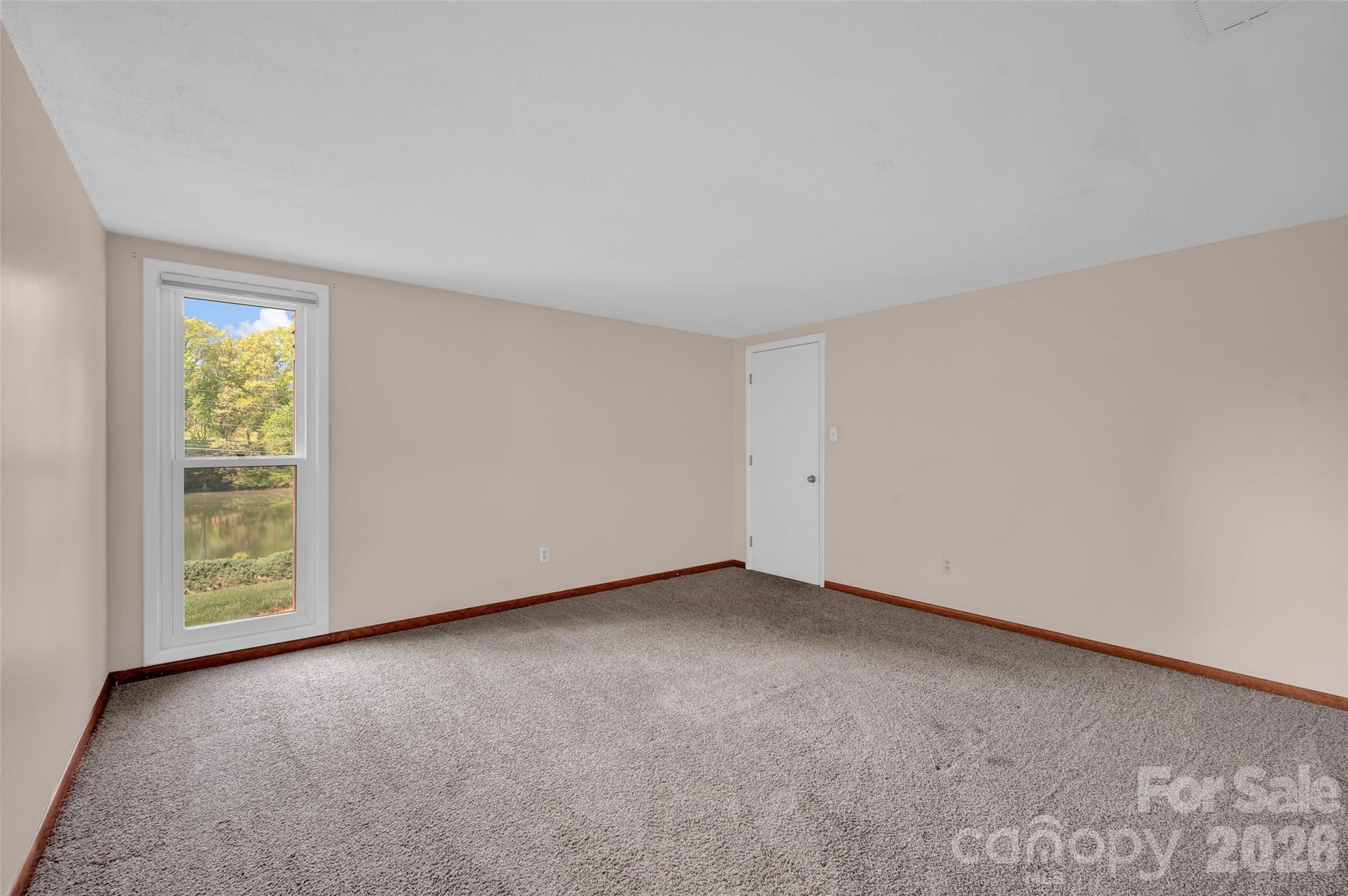 443 W Gleneagles Road — Statesville