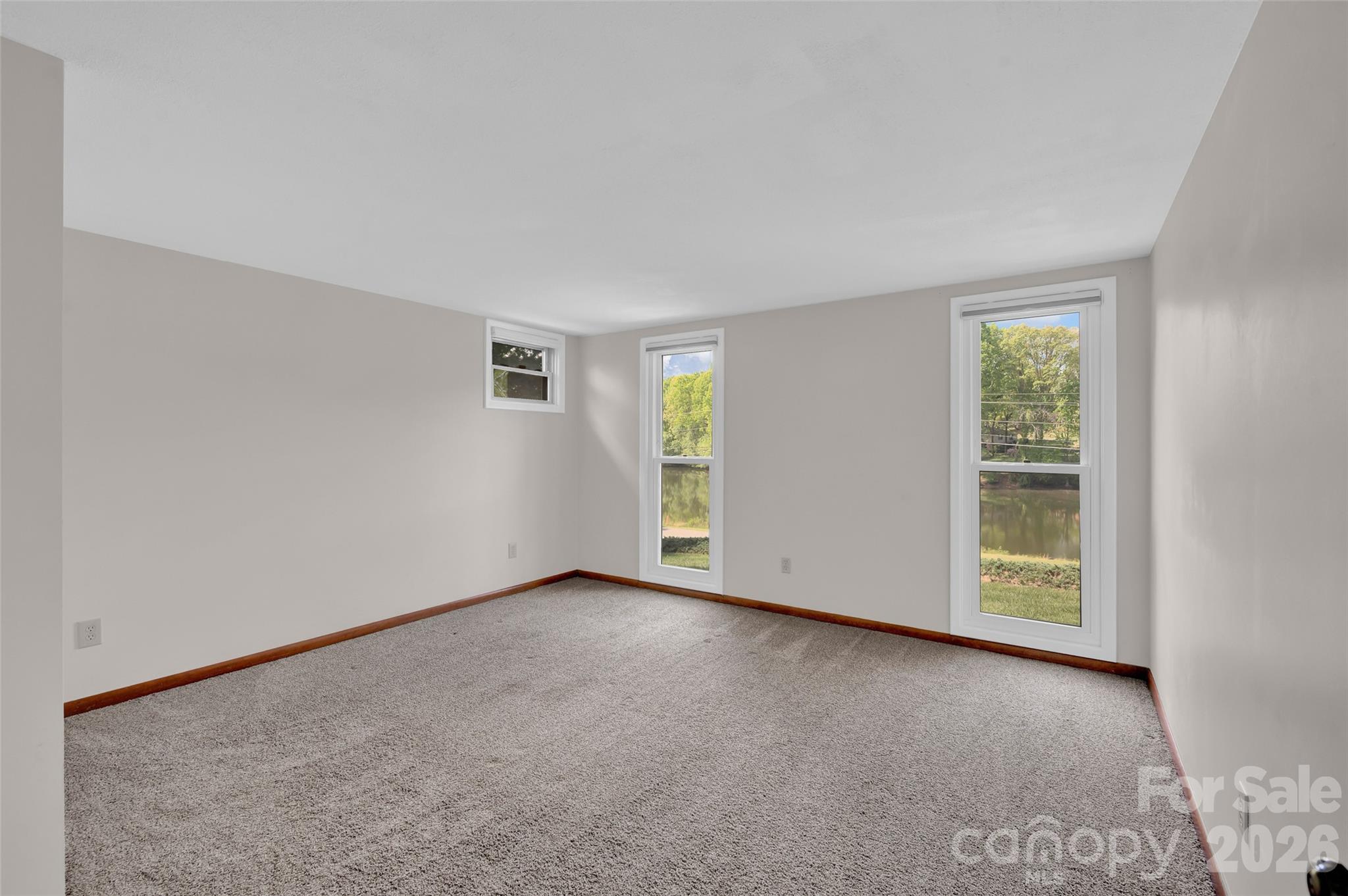 443 W Gleneagles Road — Statesville