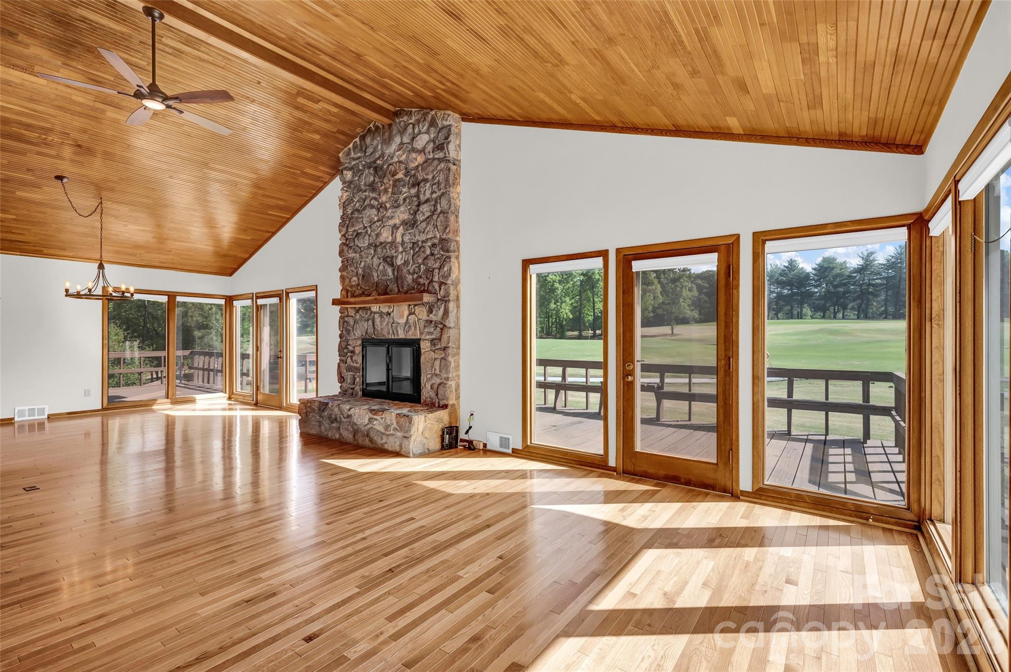 443 W Gleneagles Road — Statesville