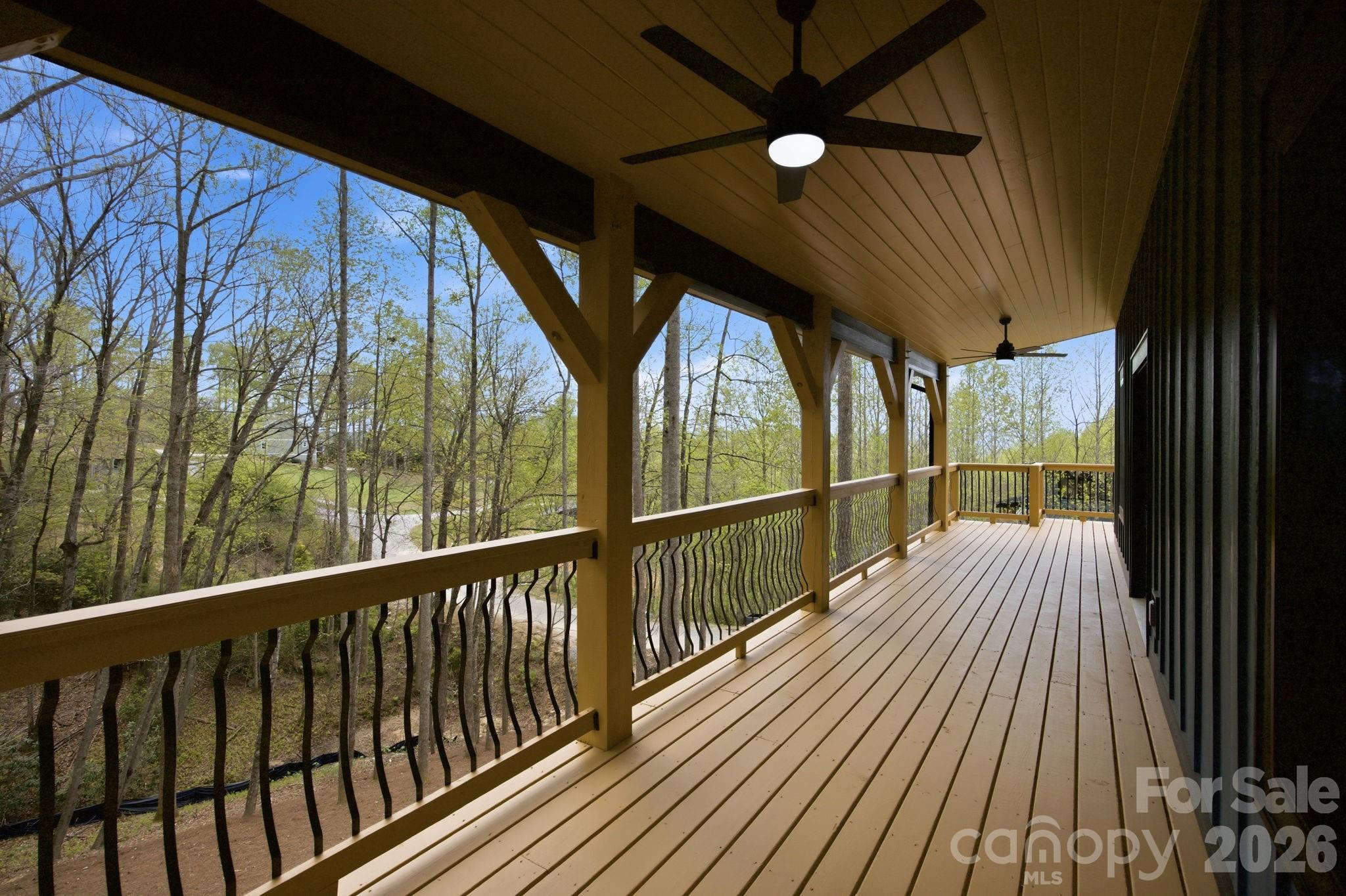 276 Coopers Drive — Hendersonville