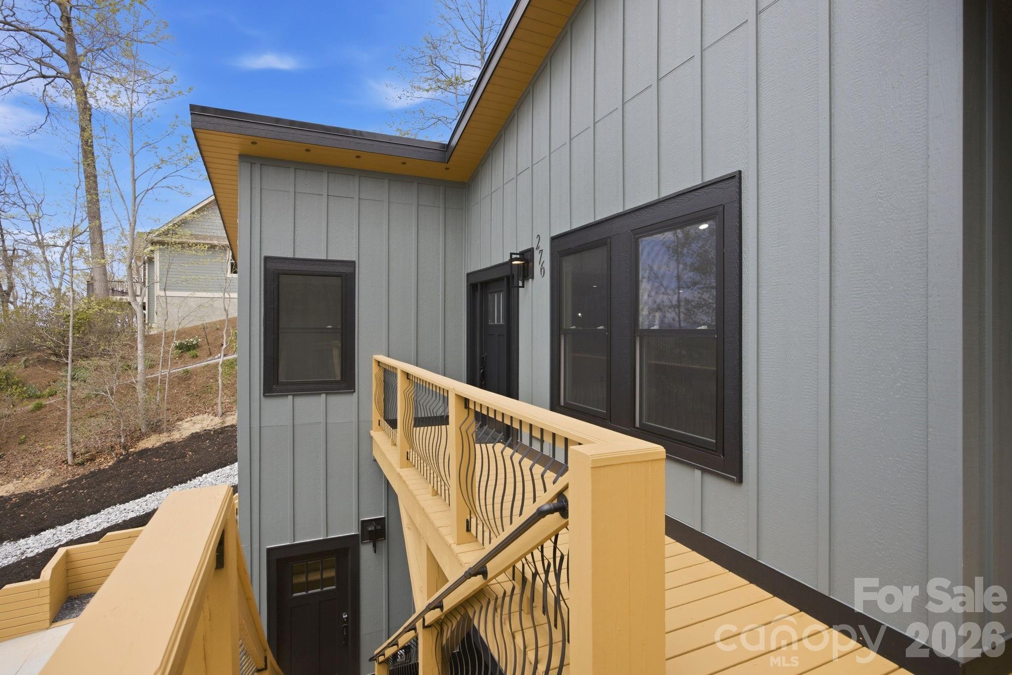 276 Coopers Drive — Hendersonville