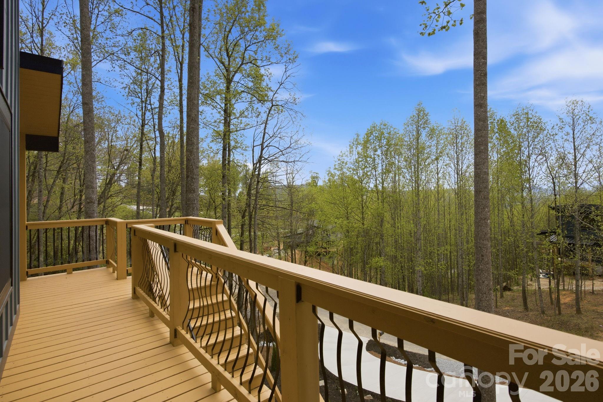 276 Coopers Drive — Hendersonville