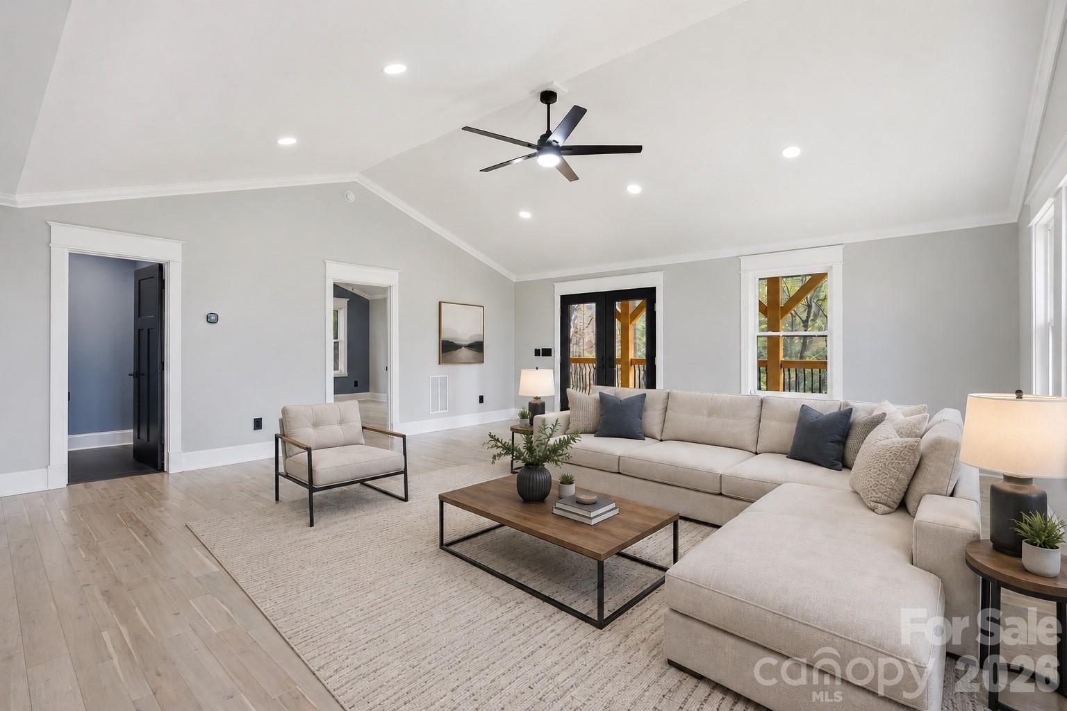 276 Coopers Drive — Hendersonville