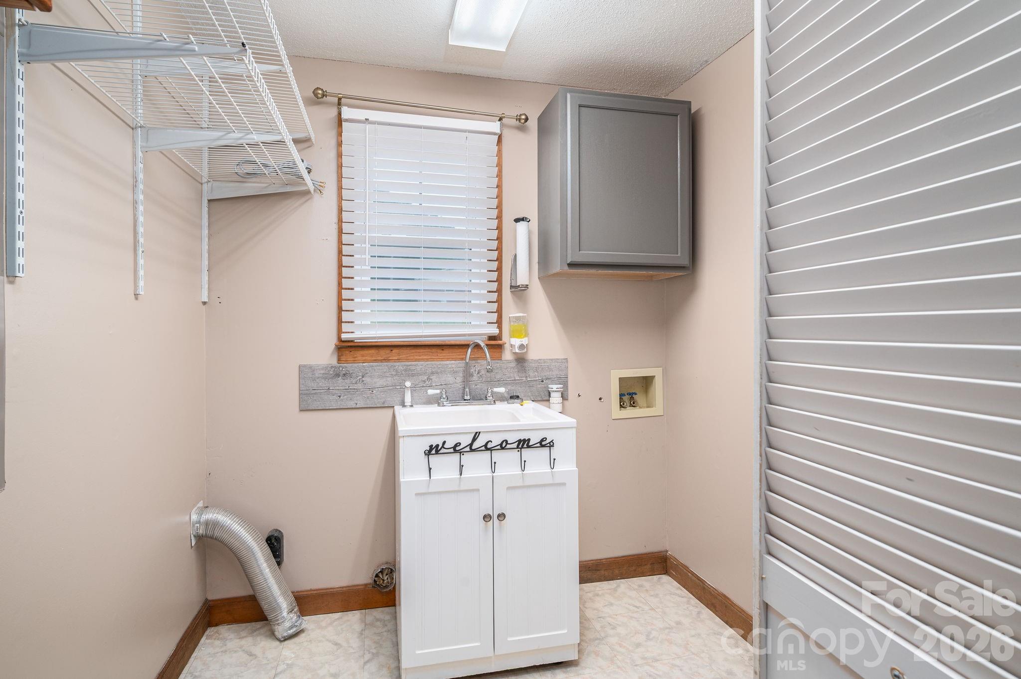 5519 Dallas High Shoals Highway — Dallas
