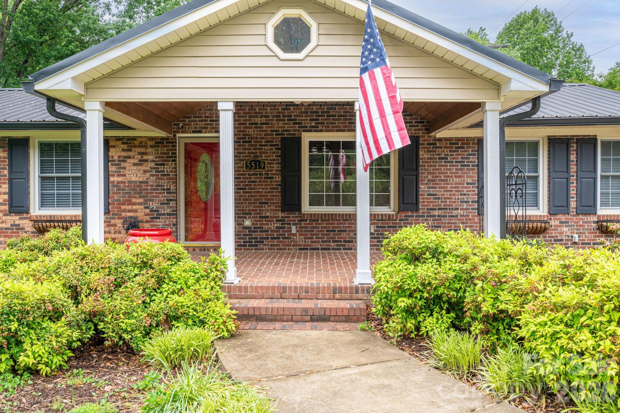 5519 Dallas High Shoals Highway — Dallas