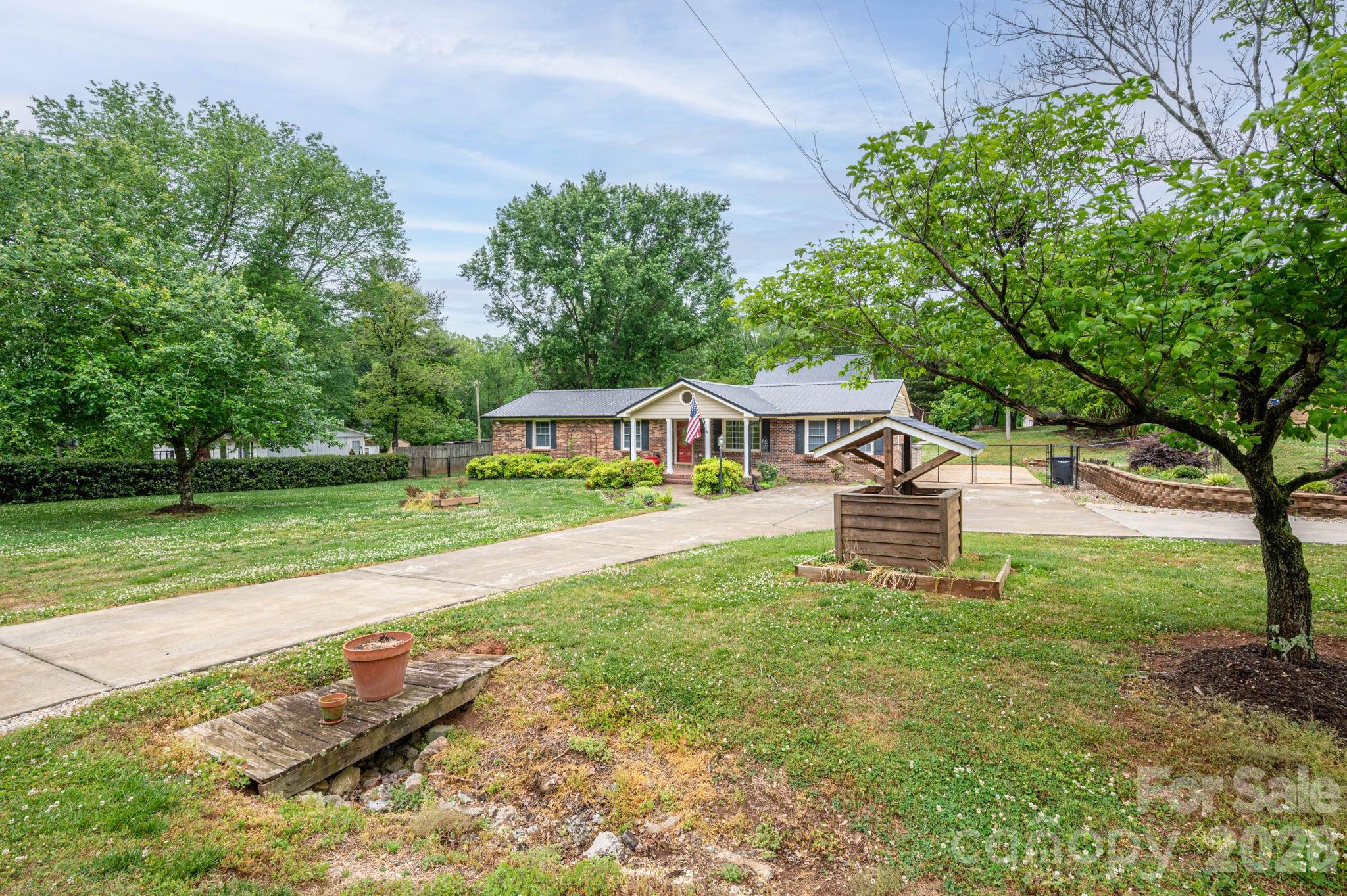 5519 Dallas High Shoals Highway — Dallas