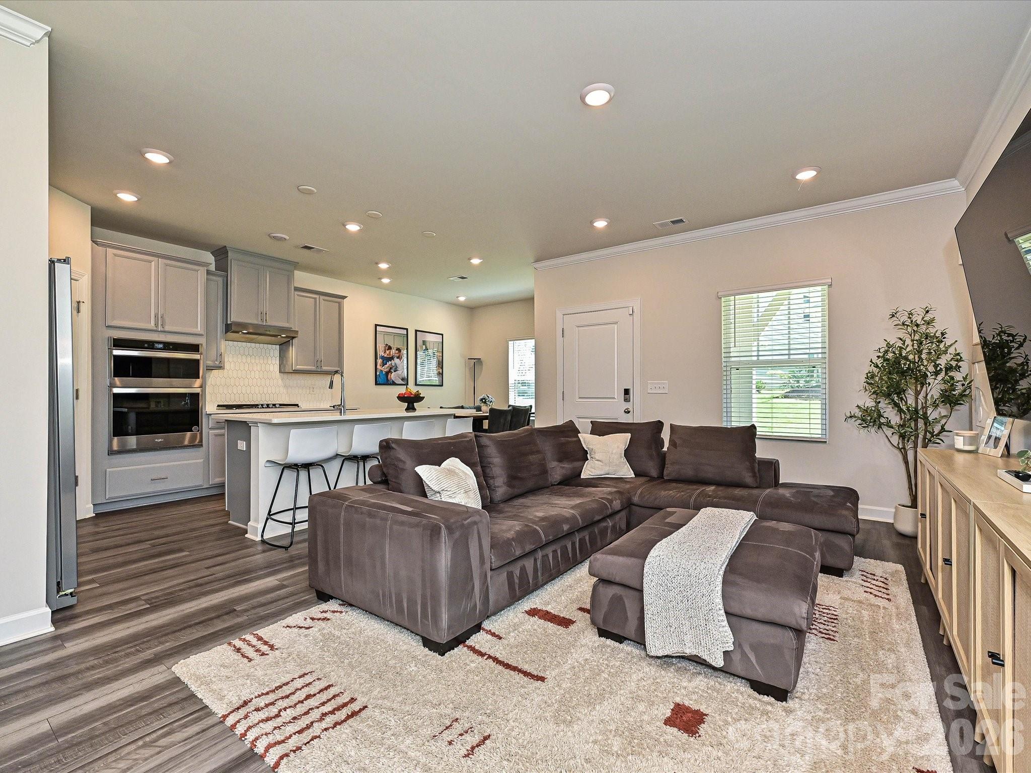 11202 Broadbent Court — Charlotte