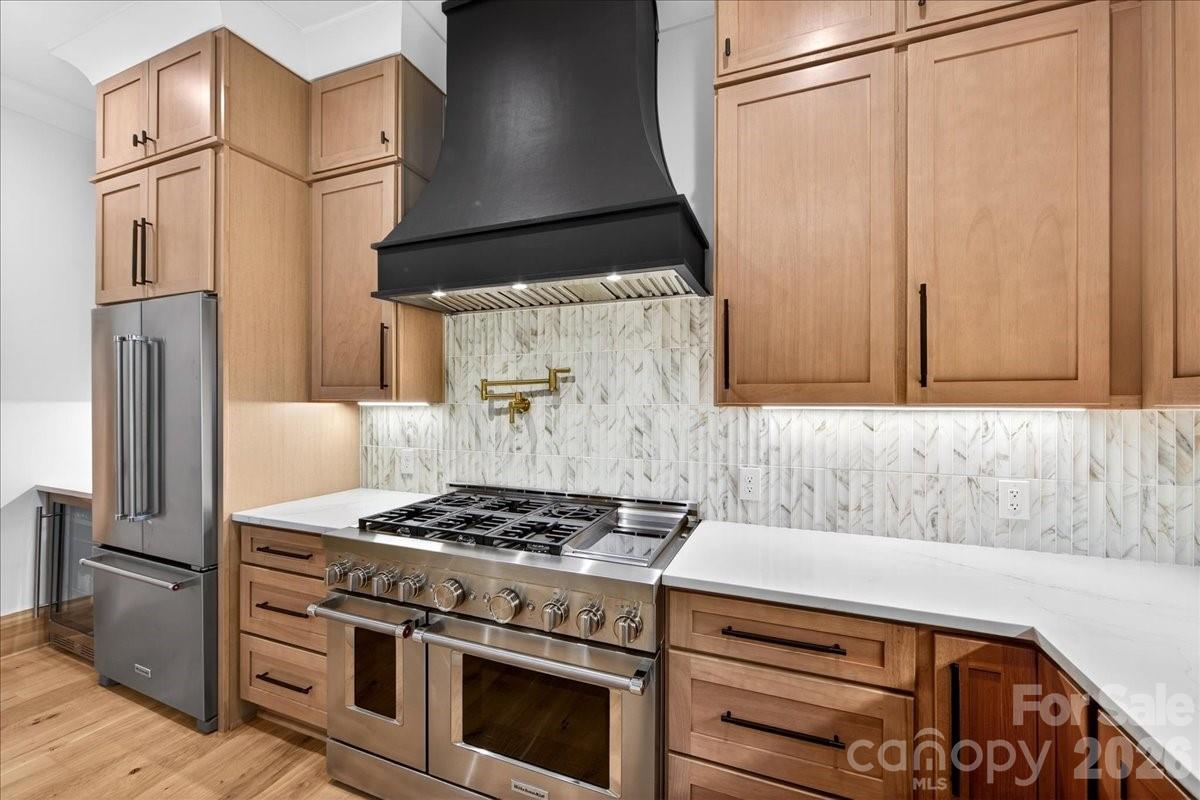 725 Hillside Avenue — Charlotte