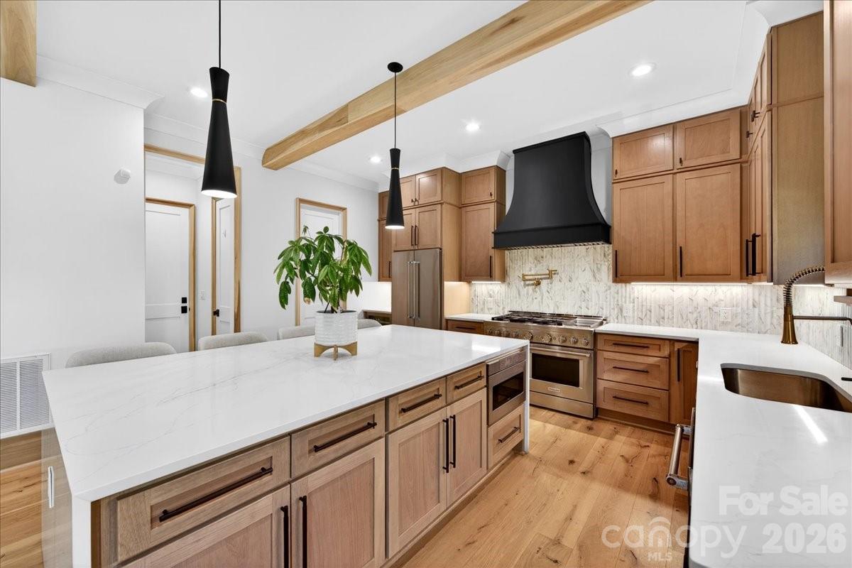 725 Hillside Avenue — Charlotte