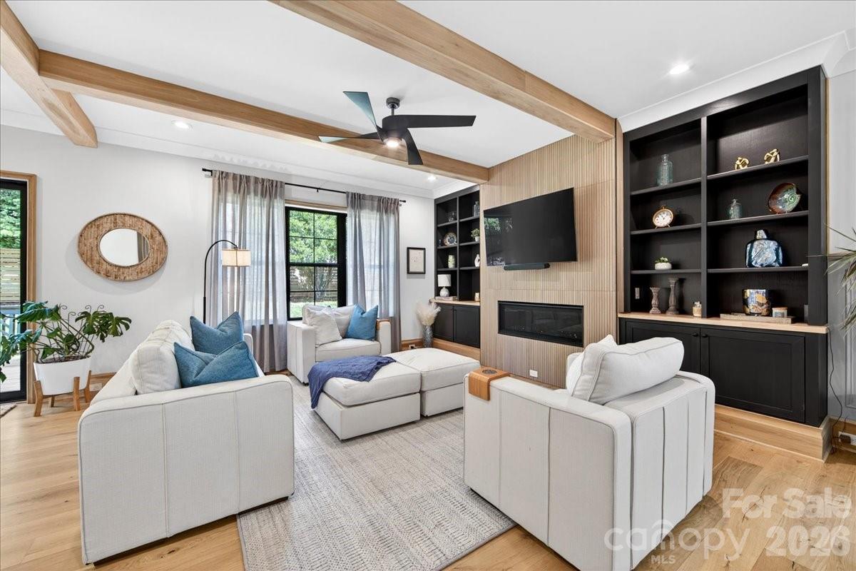 725 Hillside Avenue — Charlotte