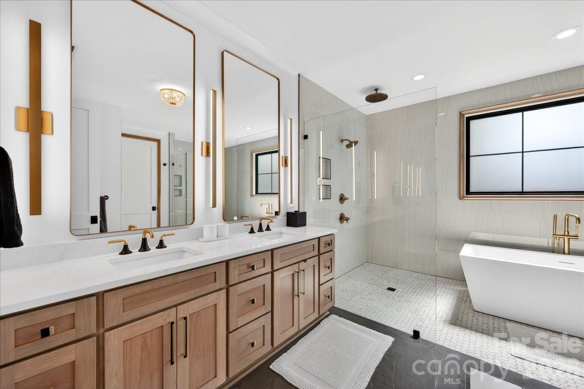 725 Hillside Avenue — Charlotte