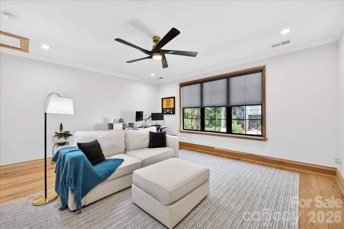 725 Hillside Avenue — Charlotte