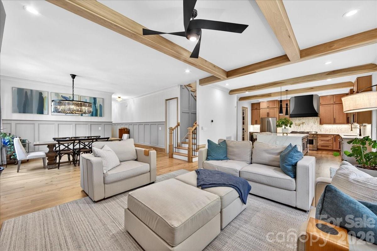 725 Hillside Avenue — Charlotte