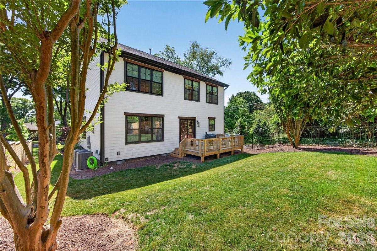 725 Hillside Avenue — Charlotte