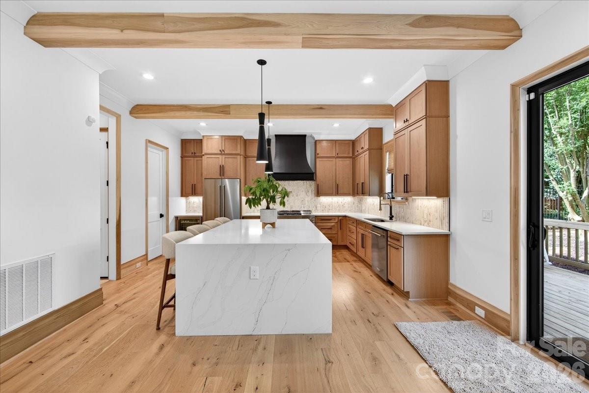 725 Hillside Avenue — Charlotte