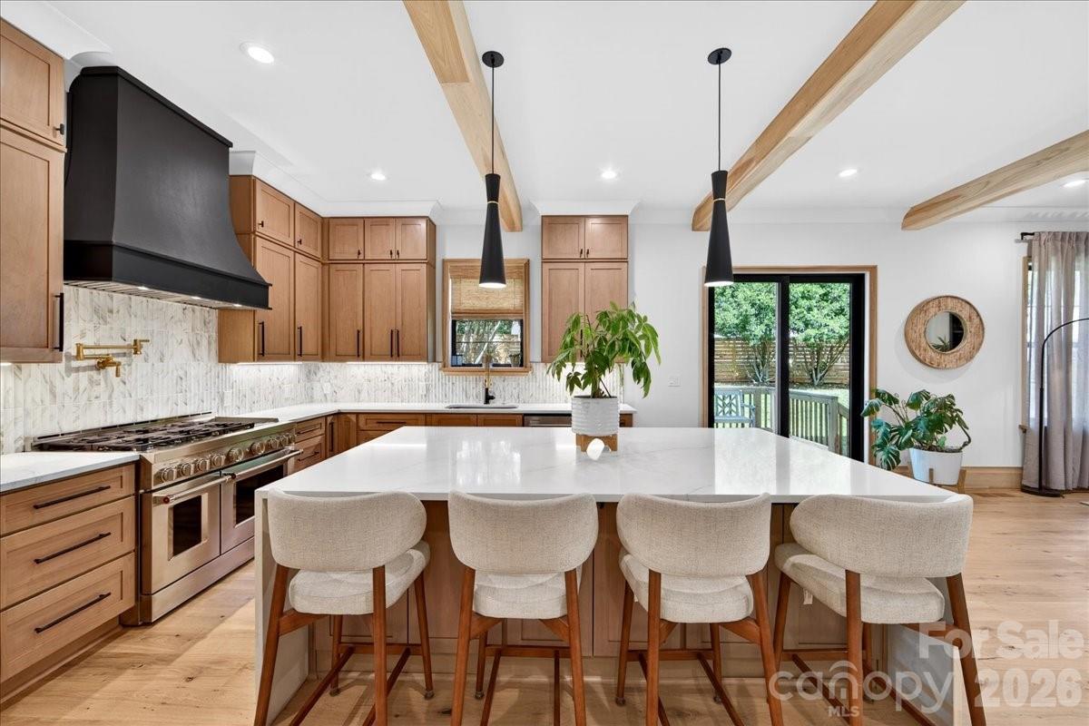 725 Hillside Avenue — Charlotte
