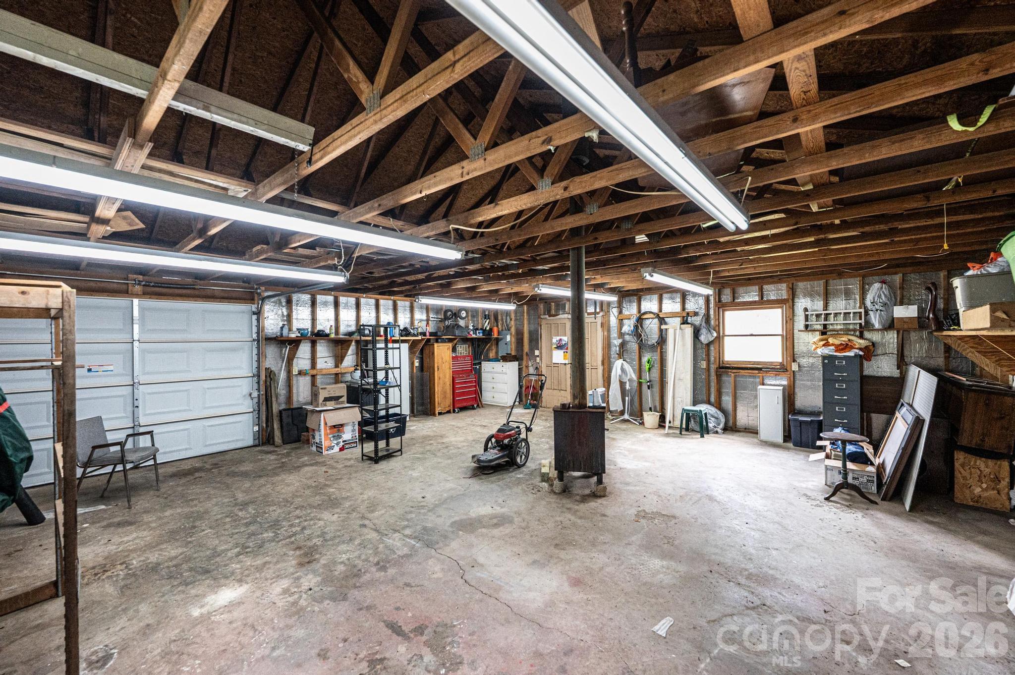 1250 21st Avenue NE — Hickory