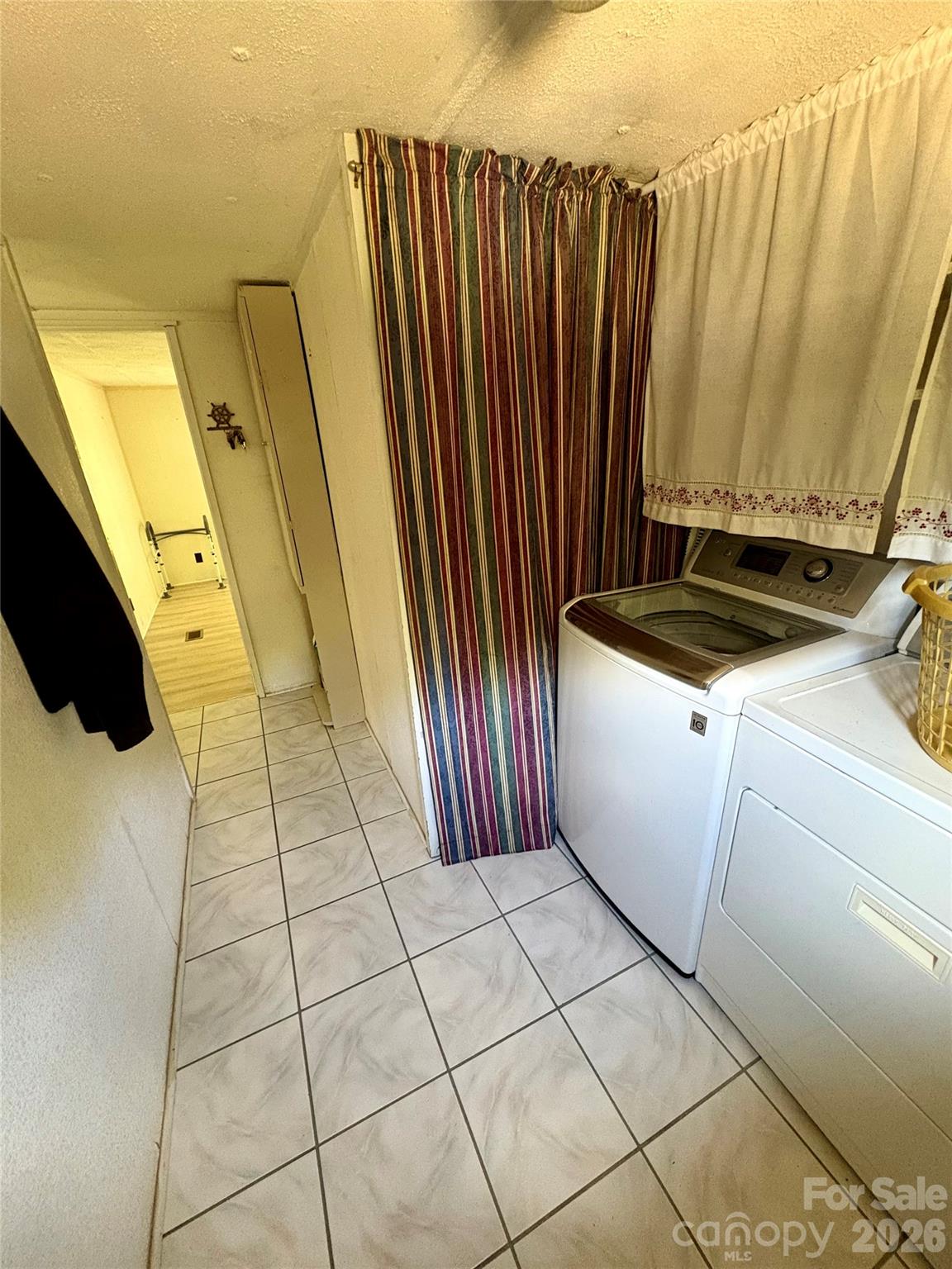 5022 Wrenn Drive — Denver