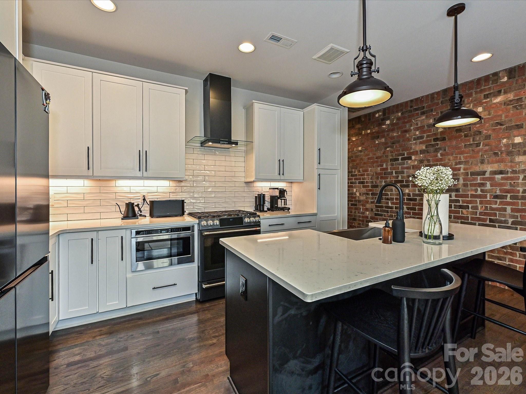 432 E 33rd Street — Charlotte