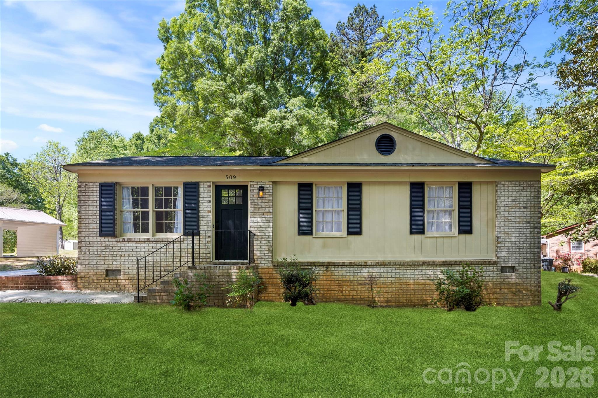 509 California Circle — York