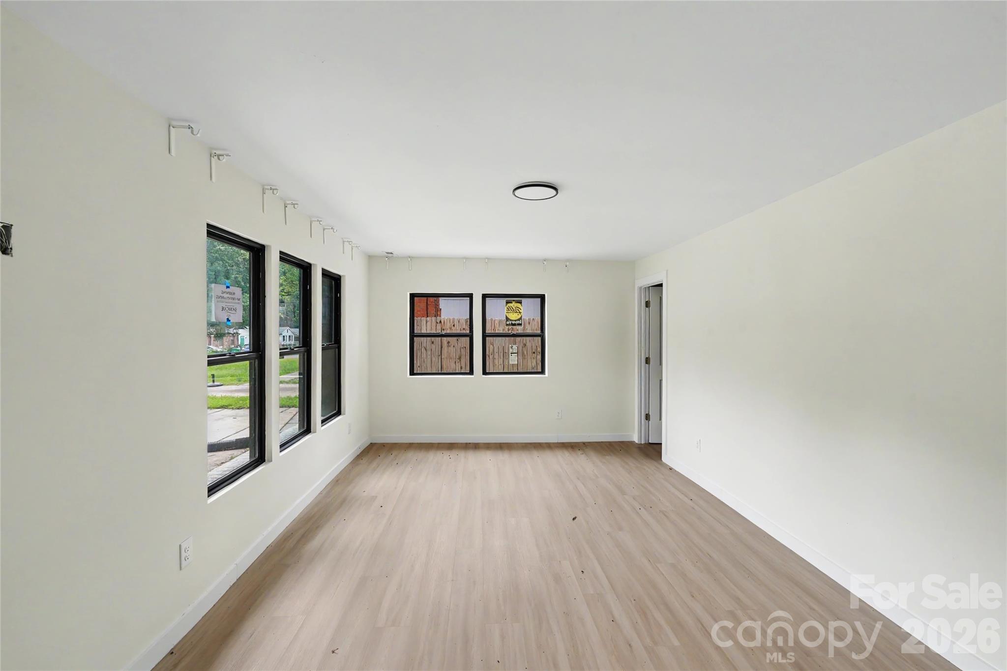 3801 Woodleaf Road — Charlotte