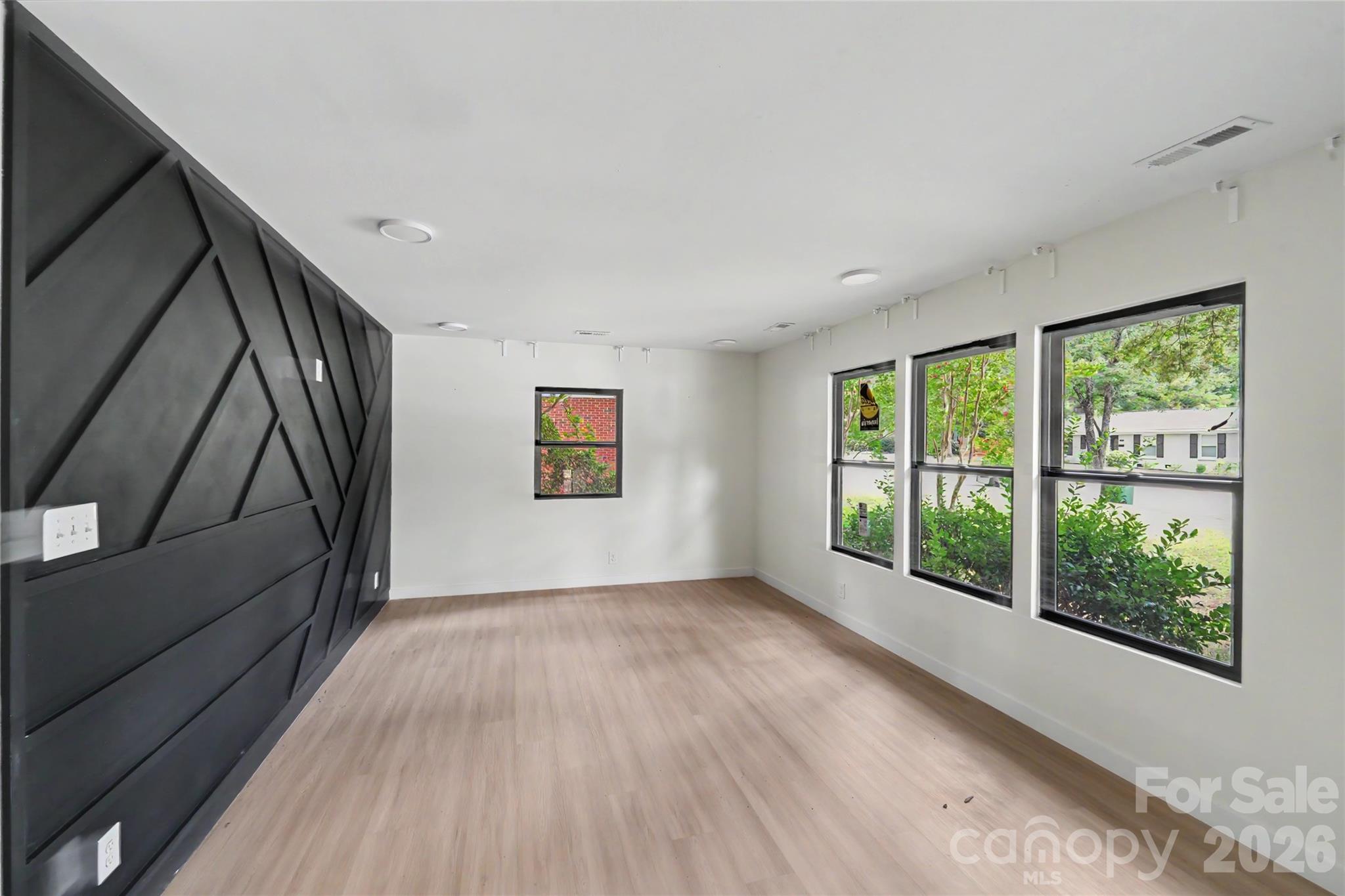 3801 Woodleaf Road — Charlotte
