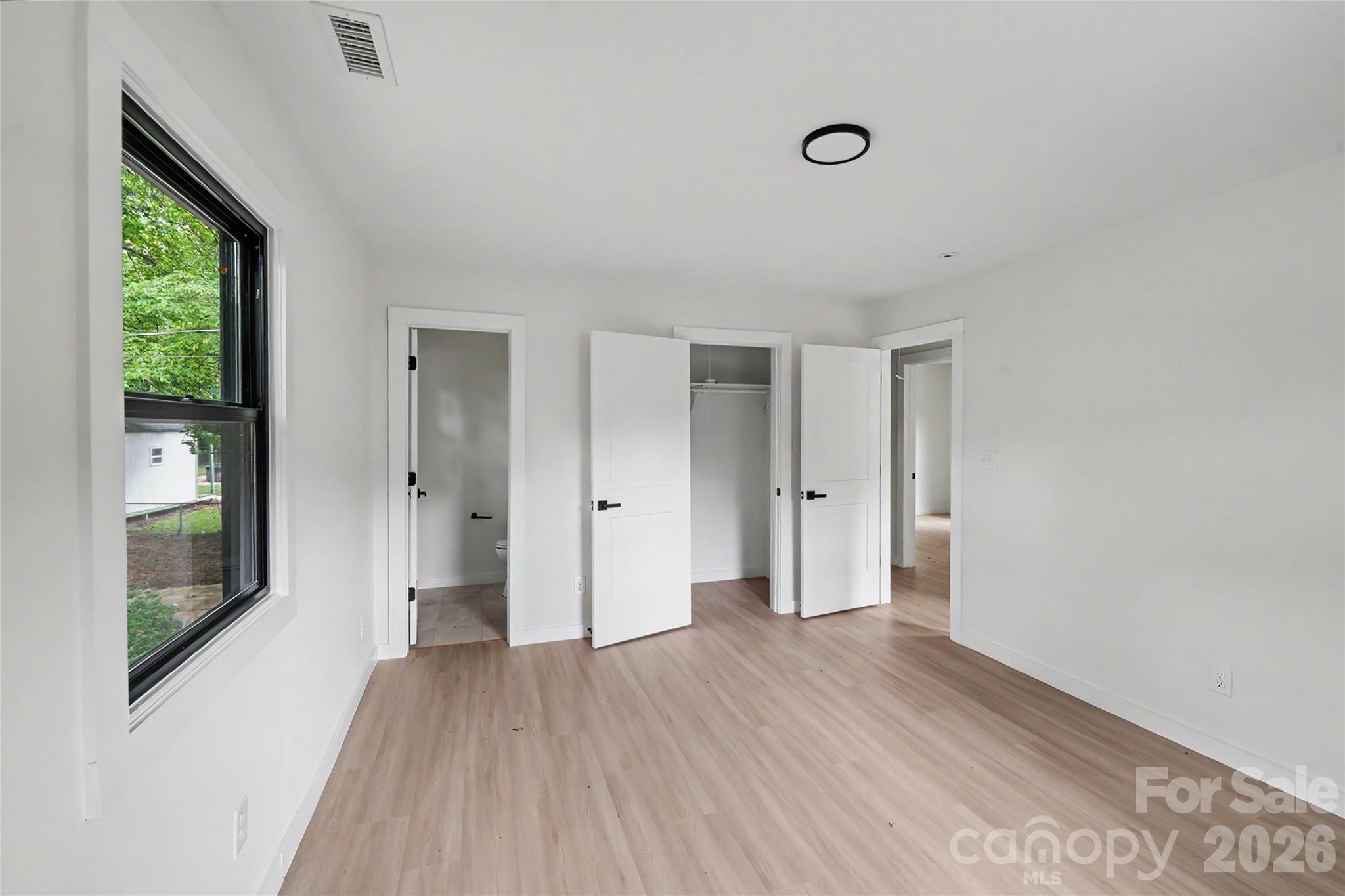 3801 Woodleaf Road — Charlotte
