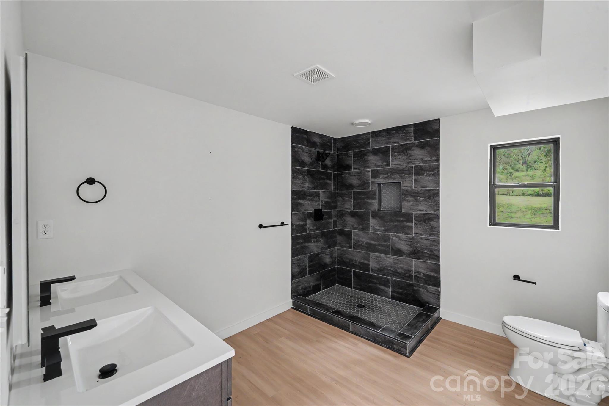 3801 Woodleaf Road — Charlotte