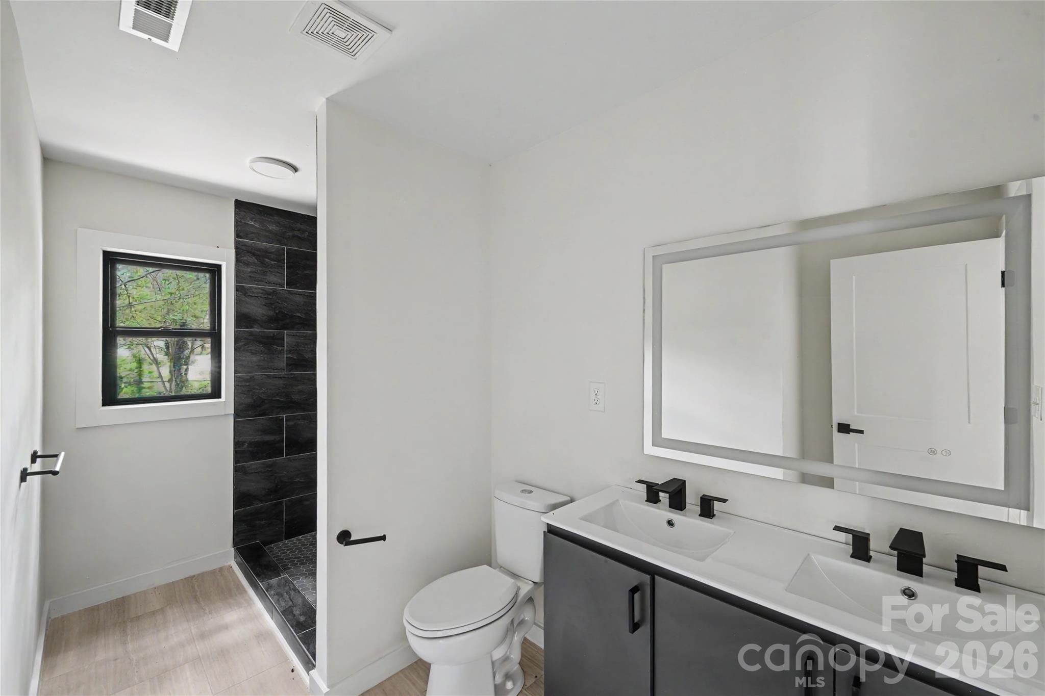 3801 Woodleaf Road — Charlotte