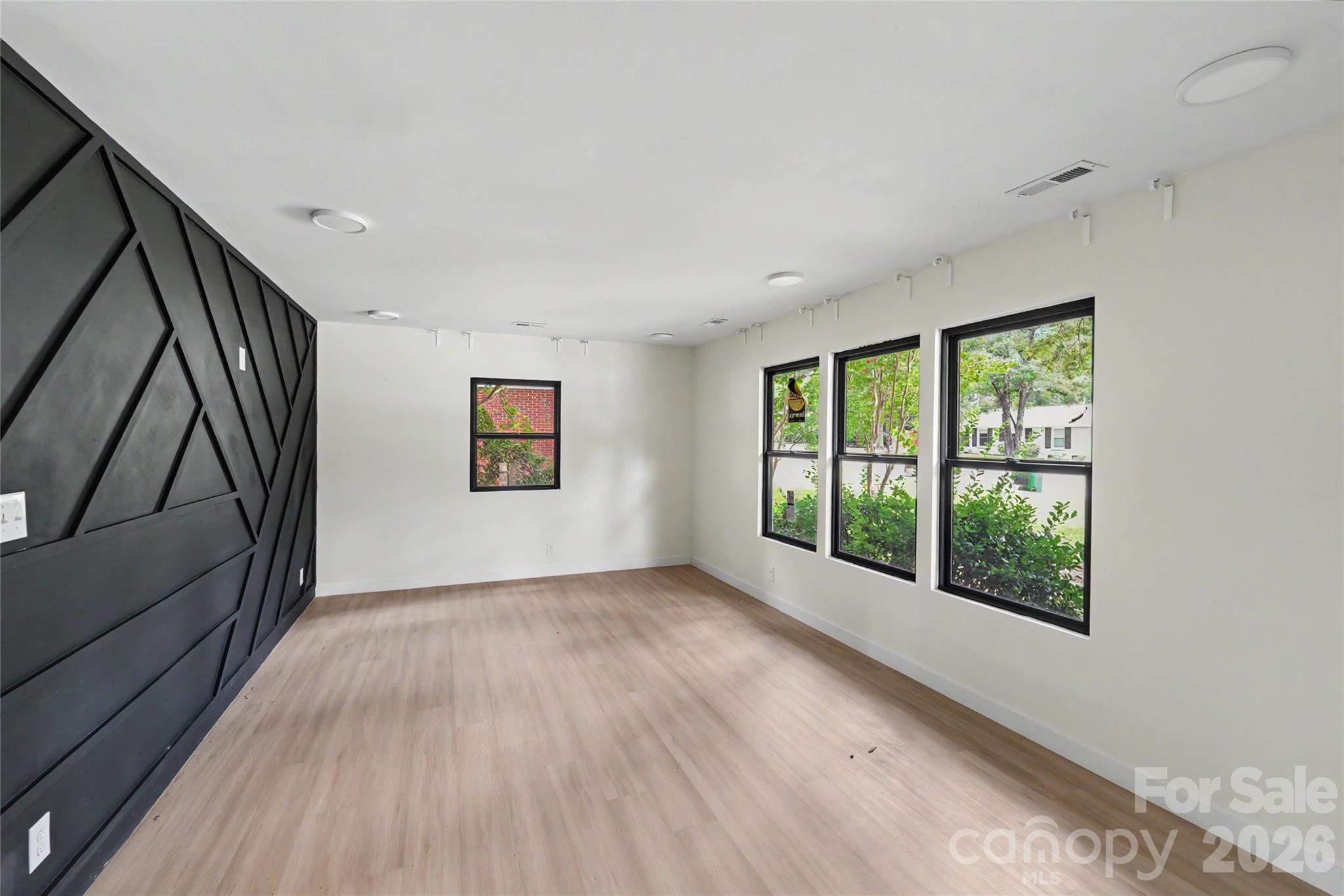 3801 Woodleaf Road — Charlotte