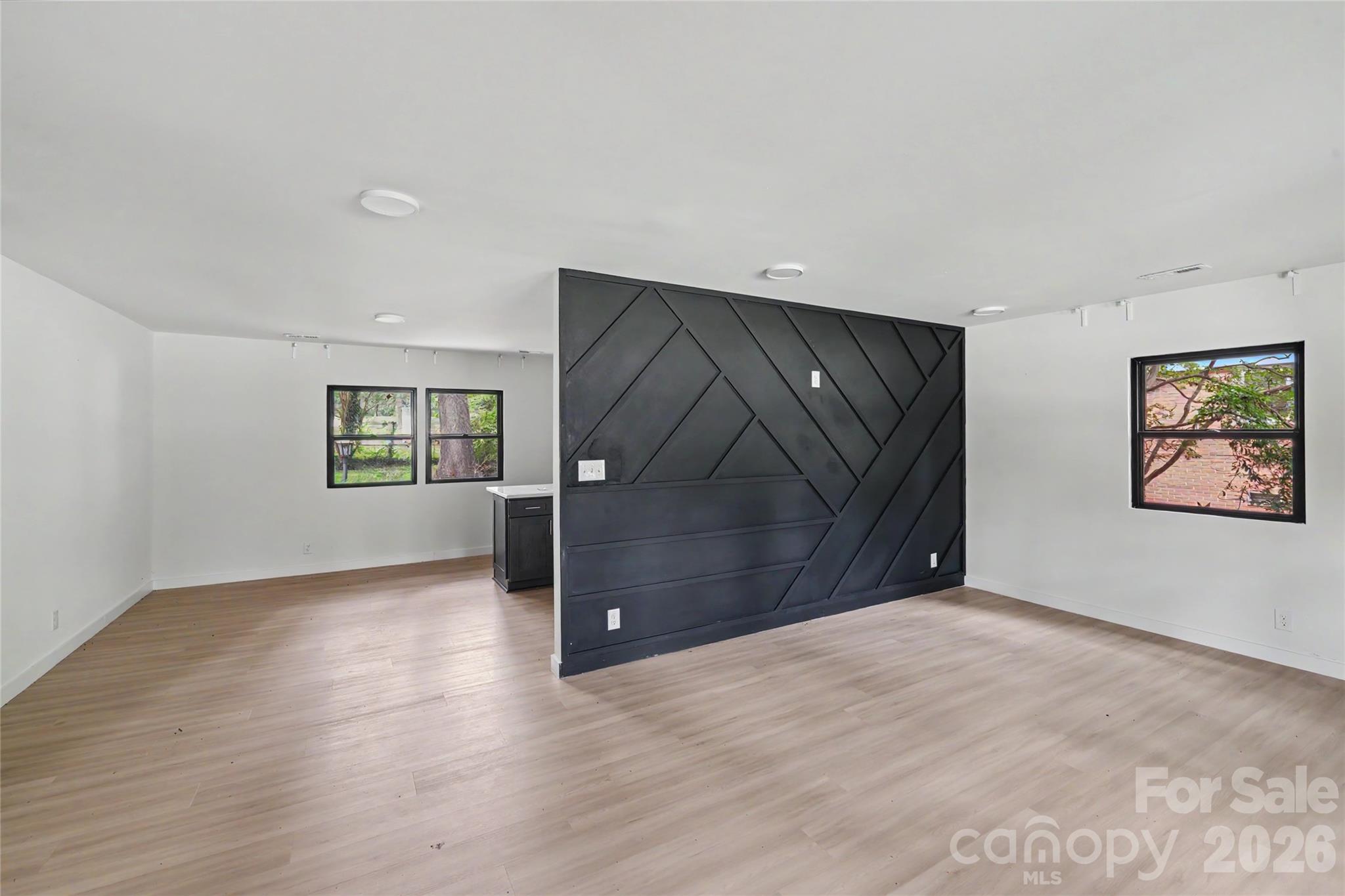 3801 Woodleaf Road — Charlotte