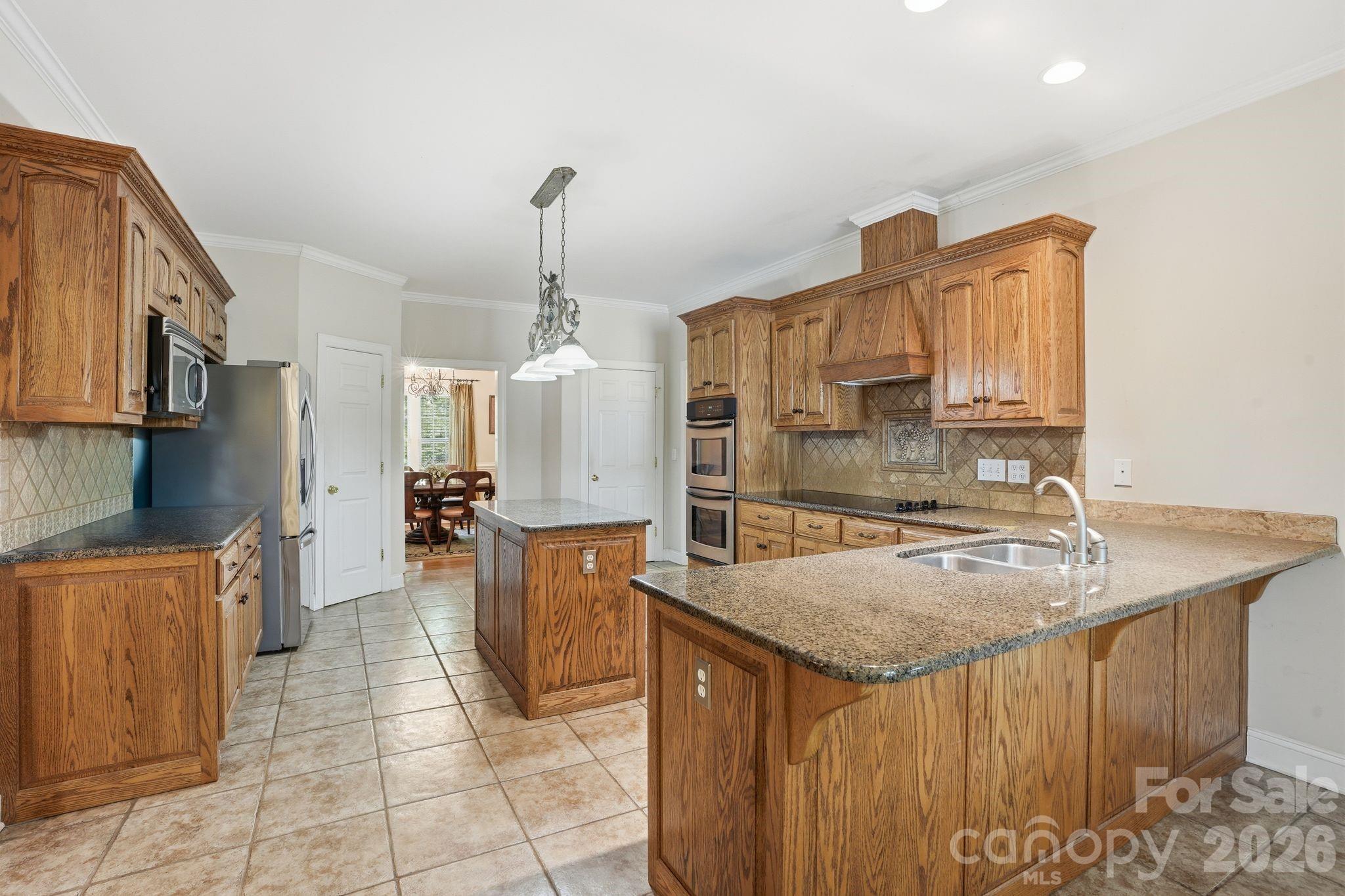 2275 River Road — Richfield