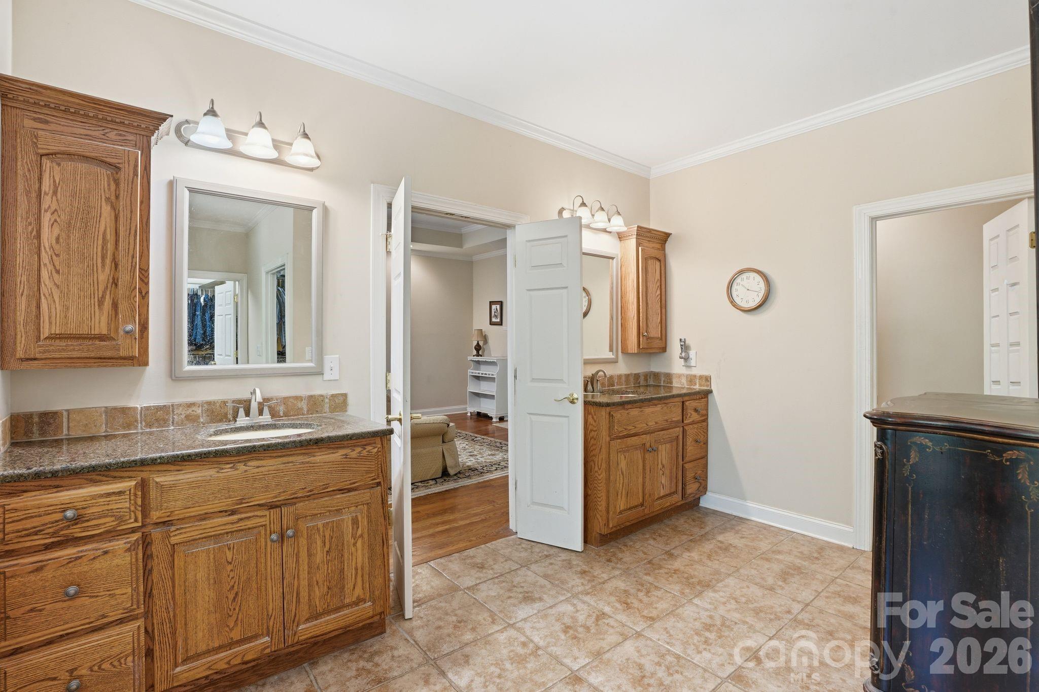 2275 River Road — Richfield