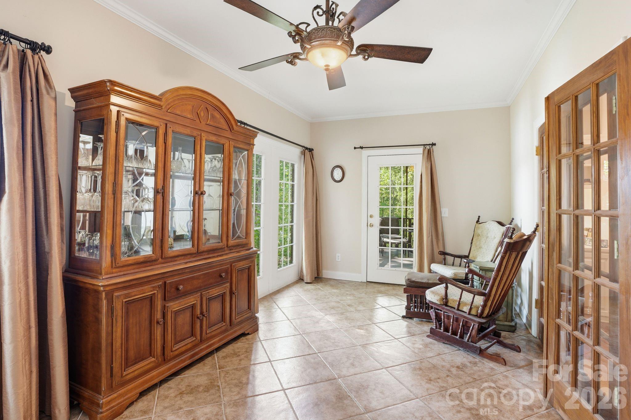 2275 River Road — Richfield