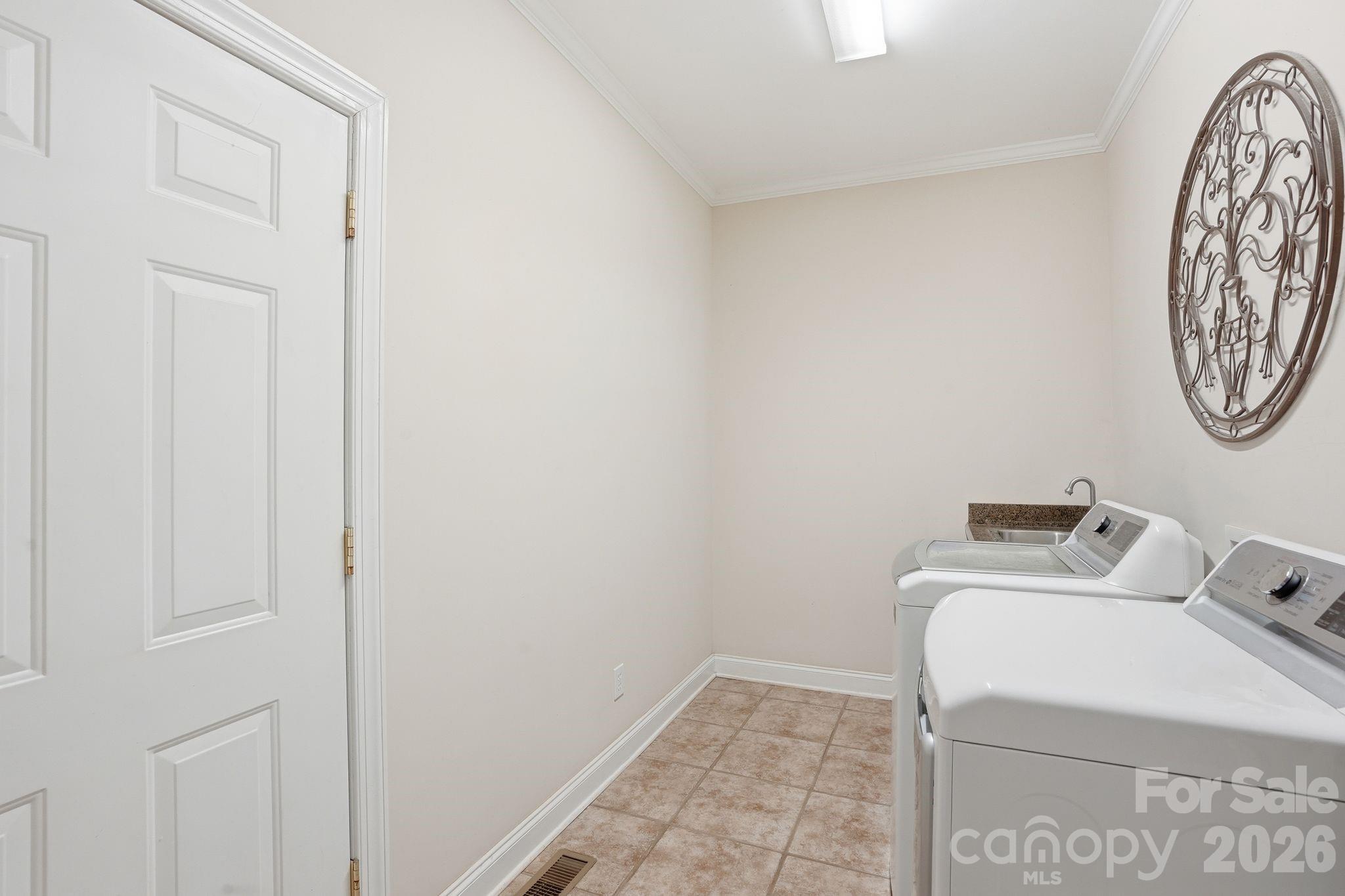 2275 River Road — Richfield