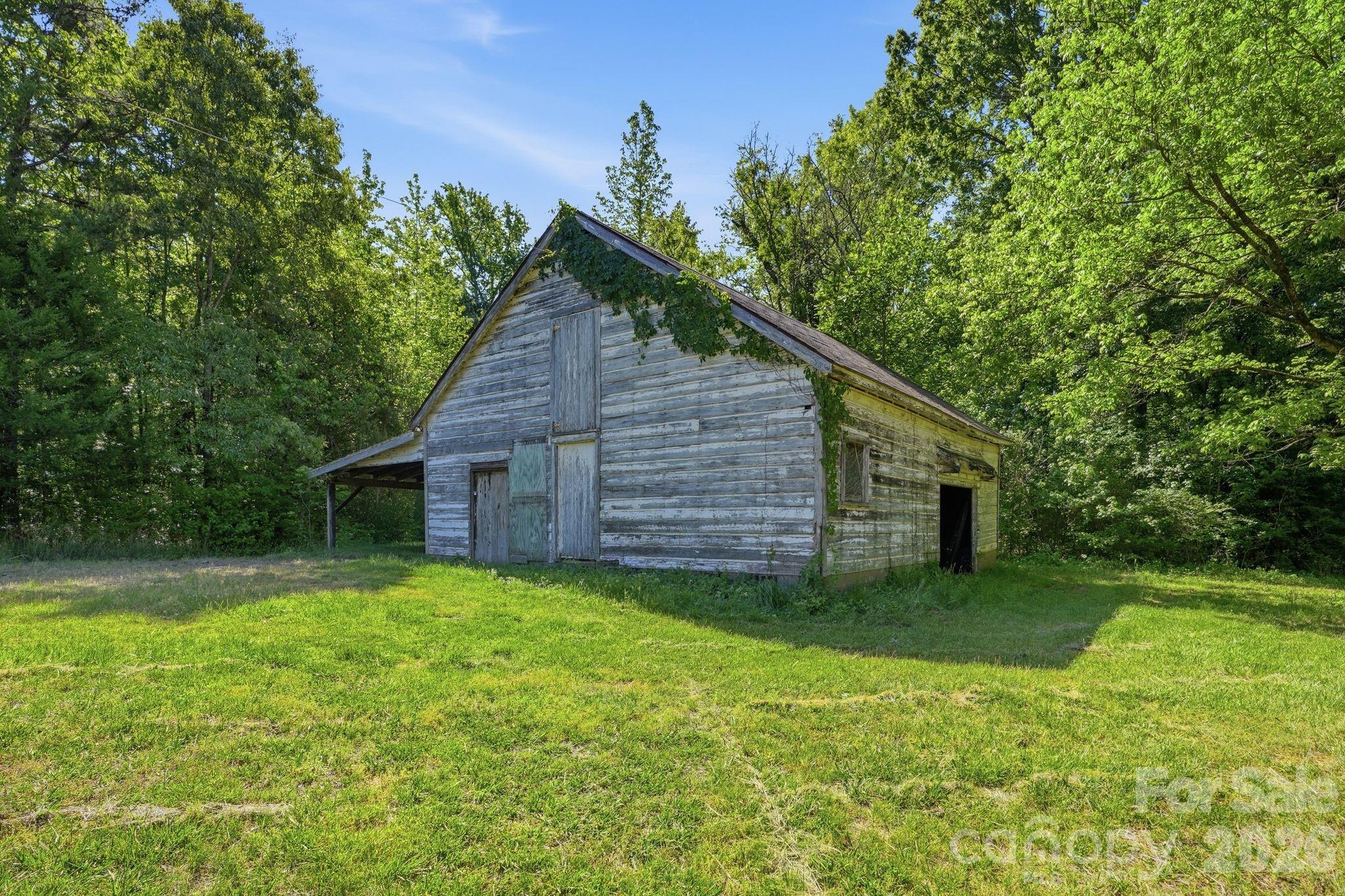 2275 River Road — Richfield