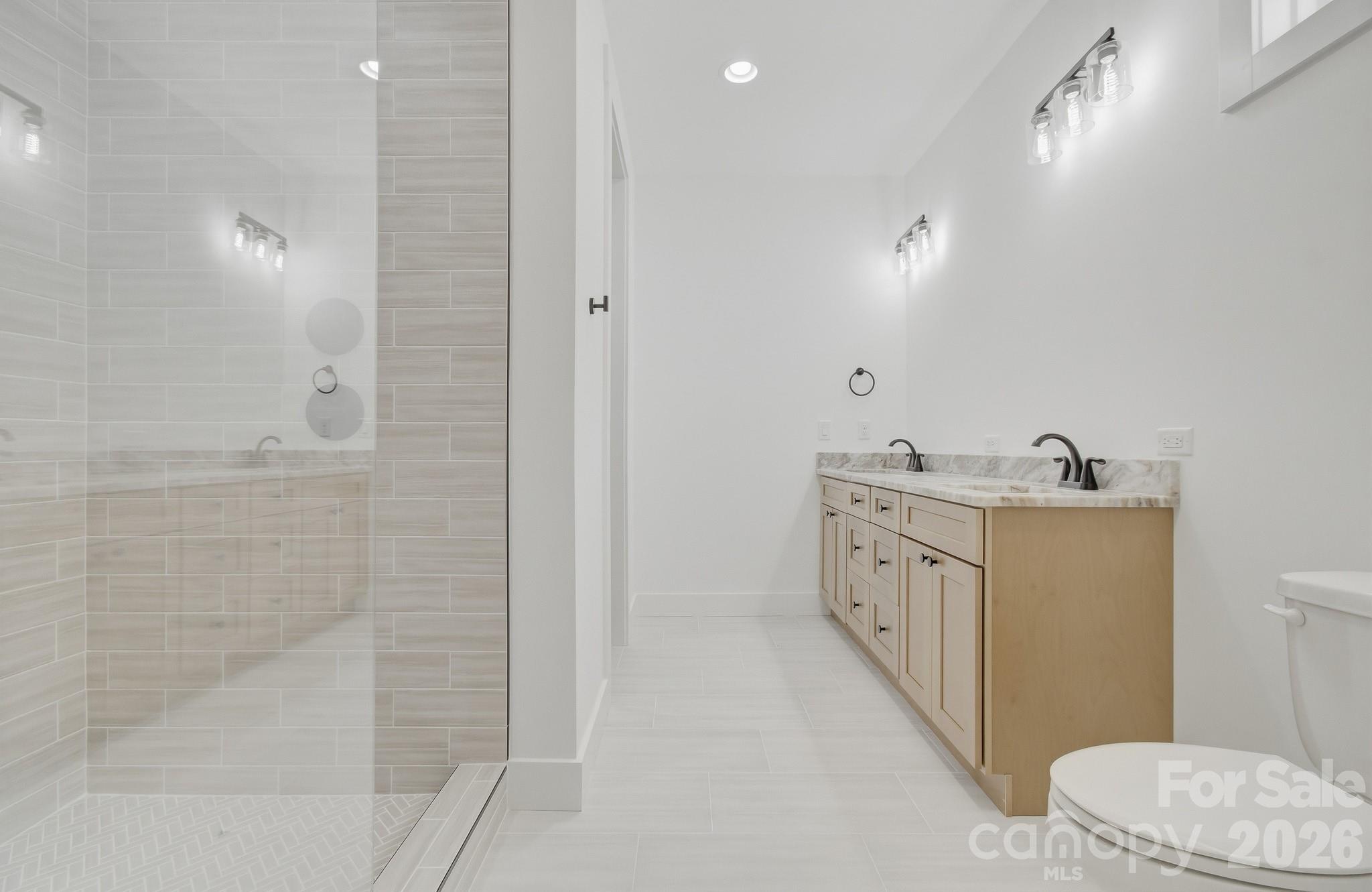 615 W Allen Street — Hendersonville