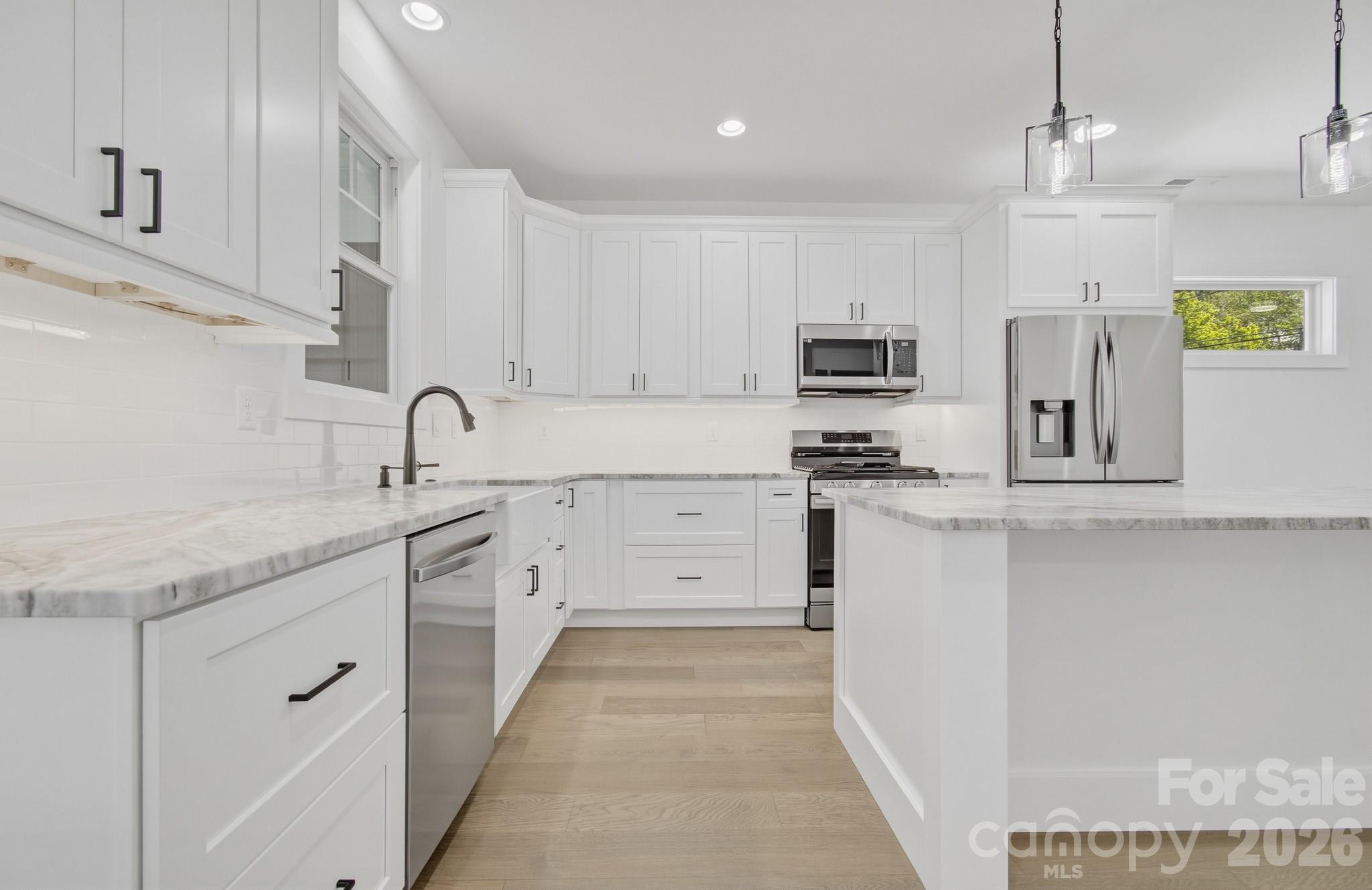 615 W Allen Street — Hendersonville
