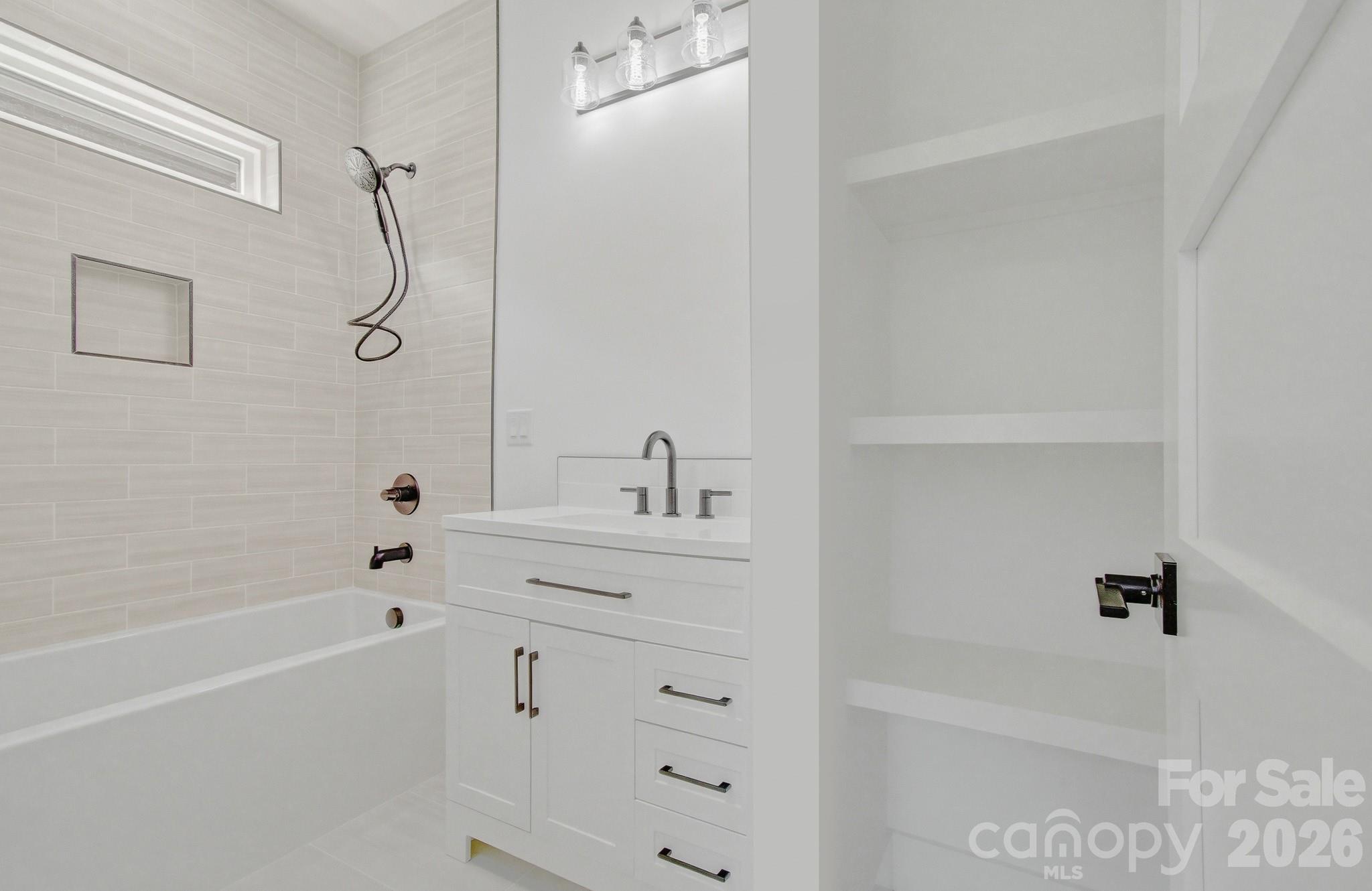 615 W Allen Street — Hendersonville