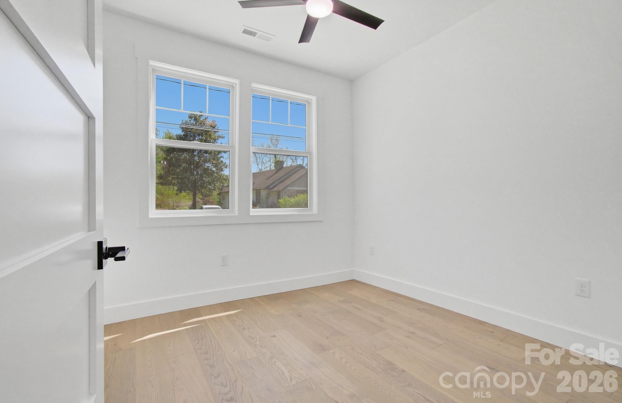 615 W Allen Street — Hendersonville