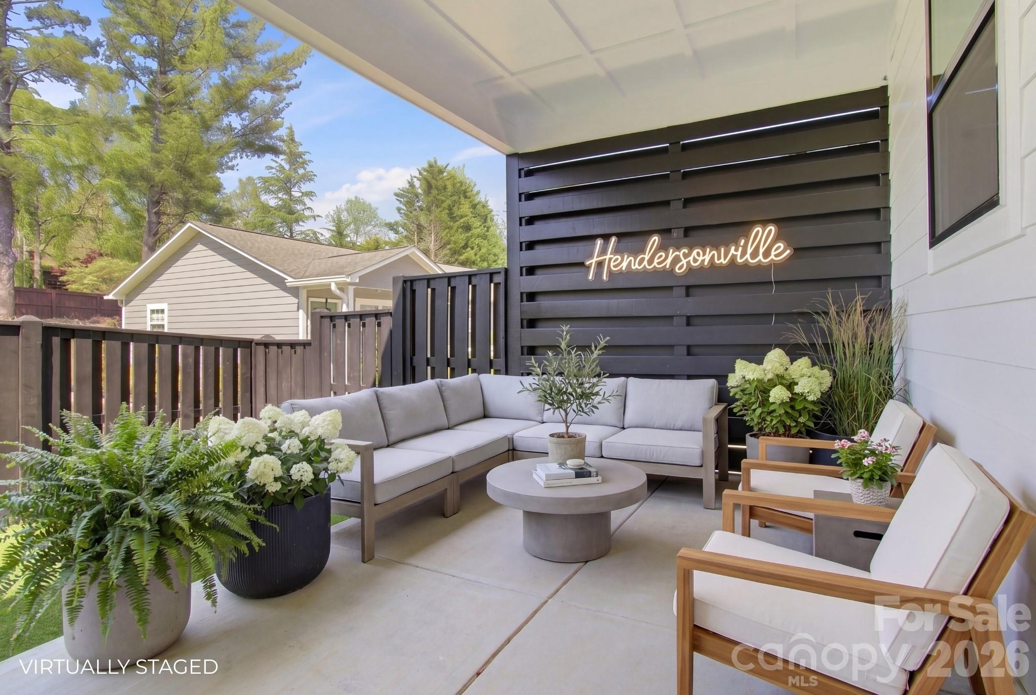 615 W Allen Street — Hendersonville