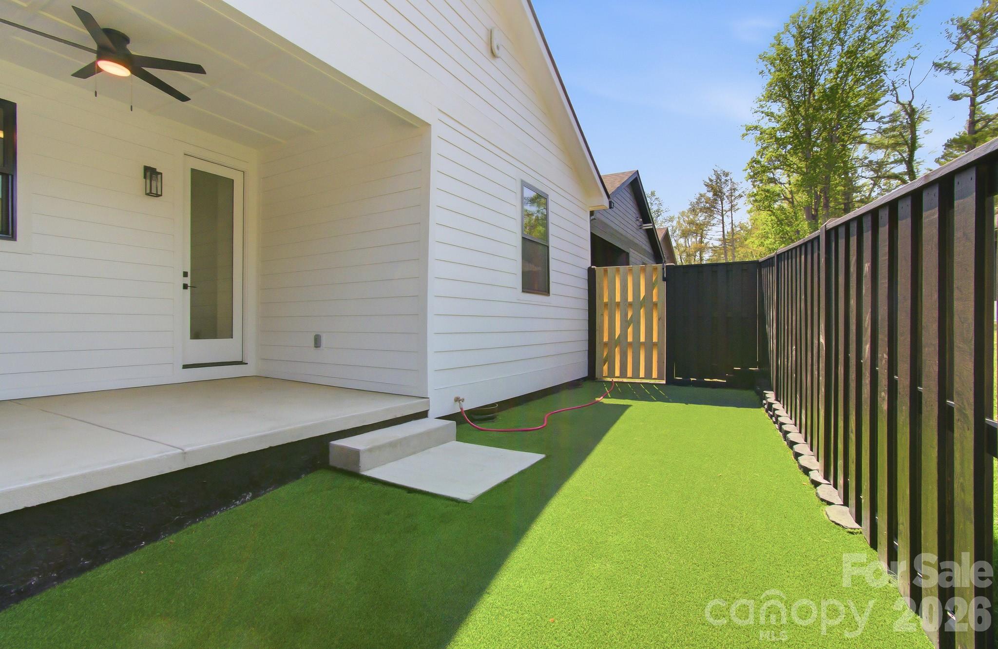 615 W Allen Street — Hendersonville