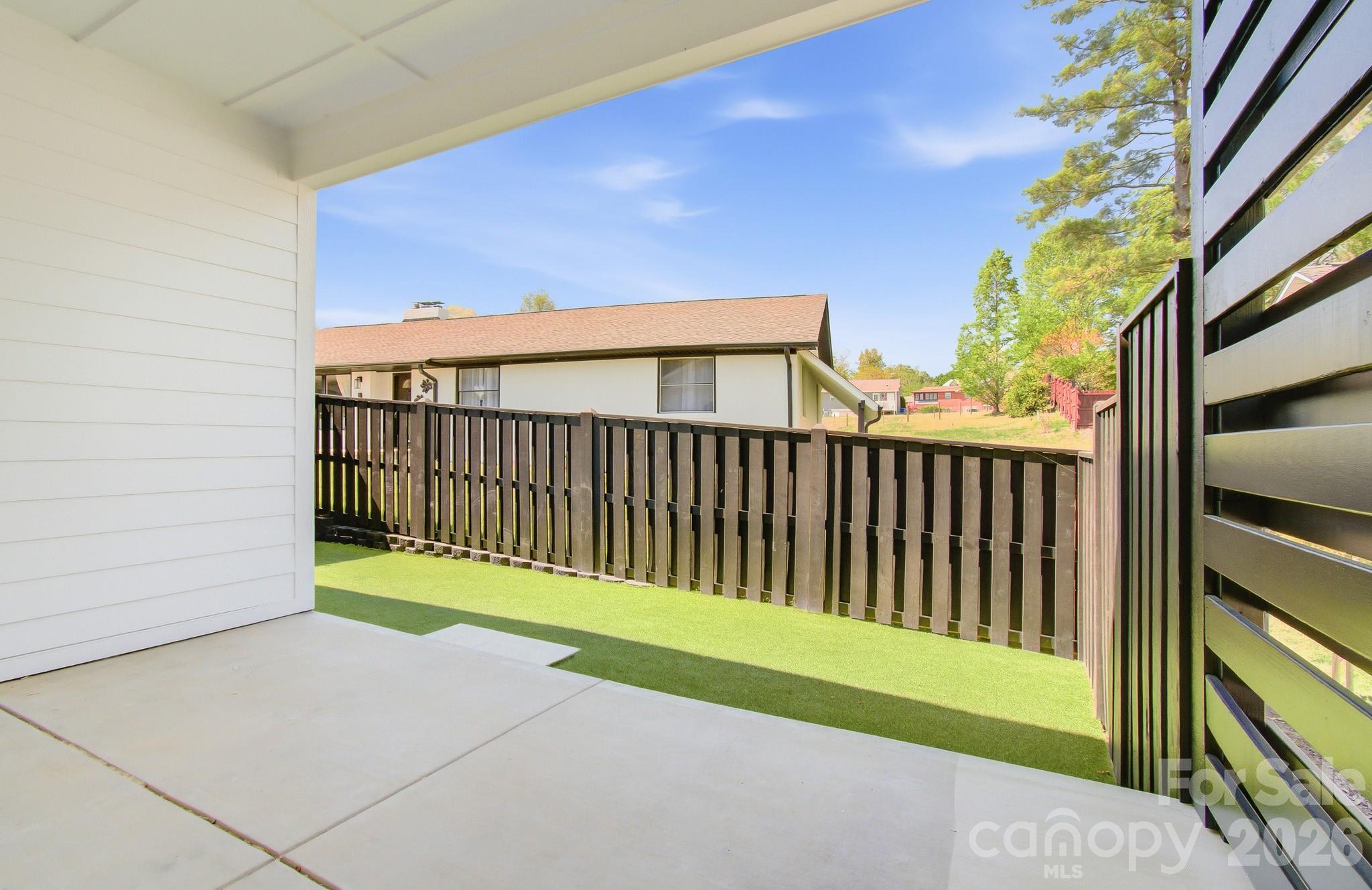 615 W Allen Street — Hendersonville