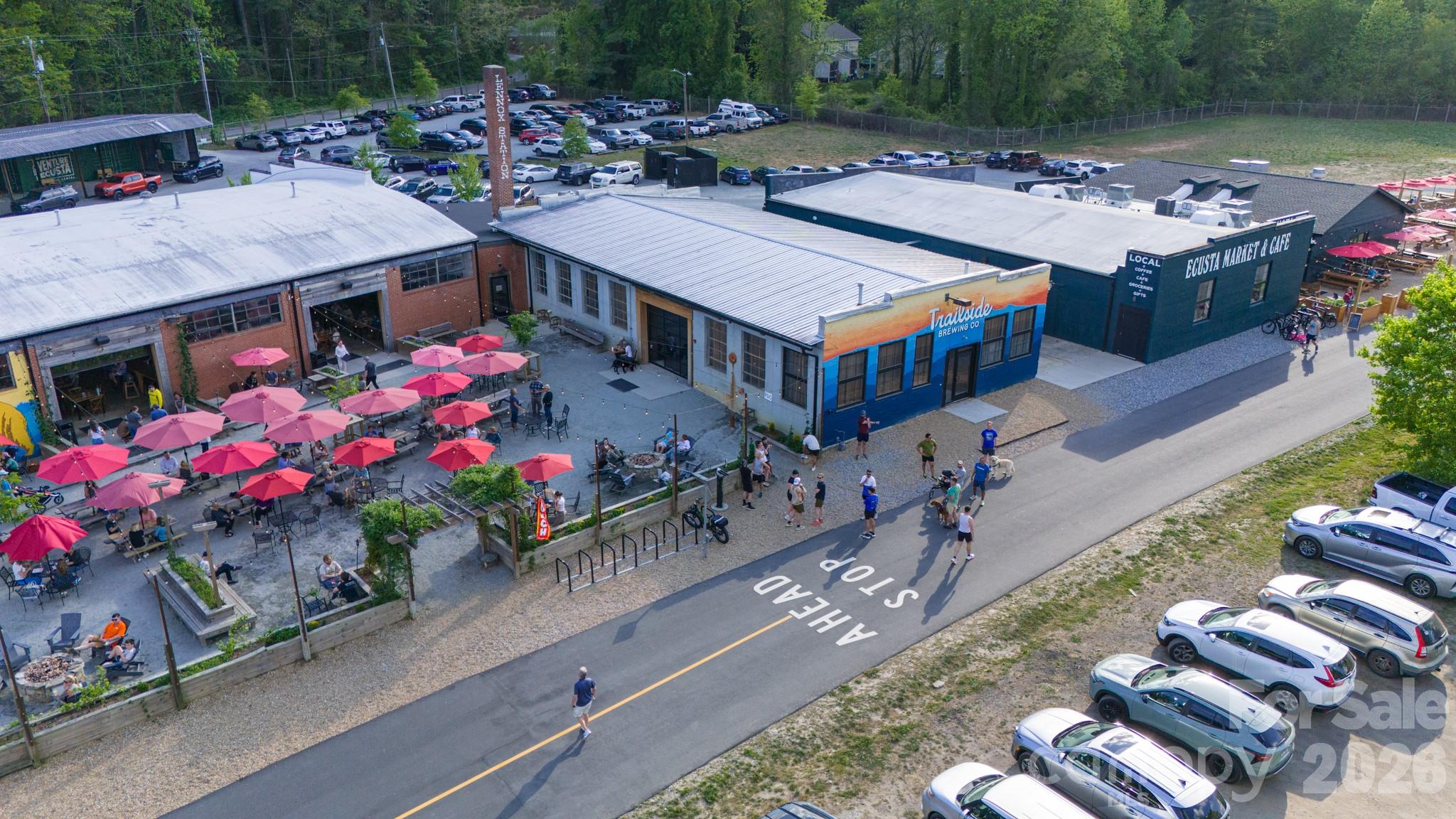 615 W Allen Street — Hendersonville